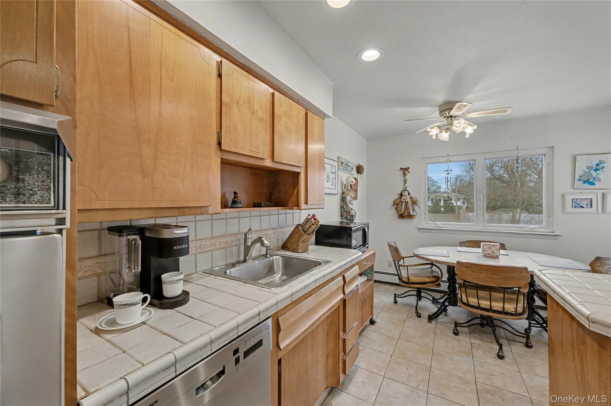 4 bethal Lane, Commack, NY 11725