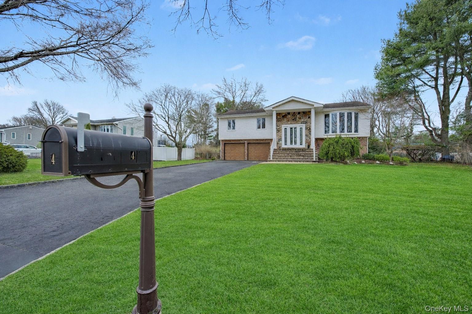 4 bethal Lane, Commack, NY 11725