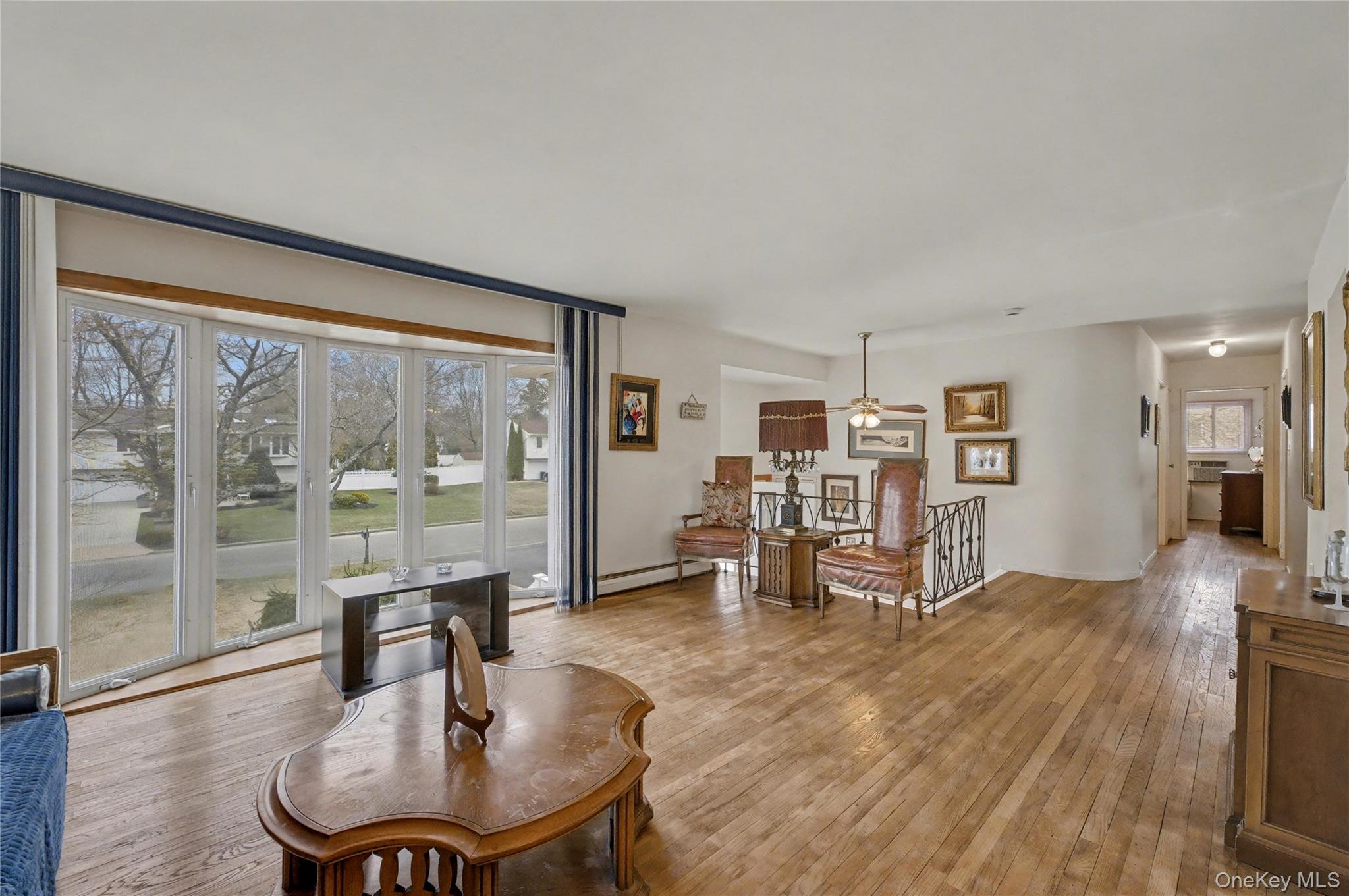 4 bethal Lane, Commack, NY 11725