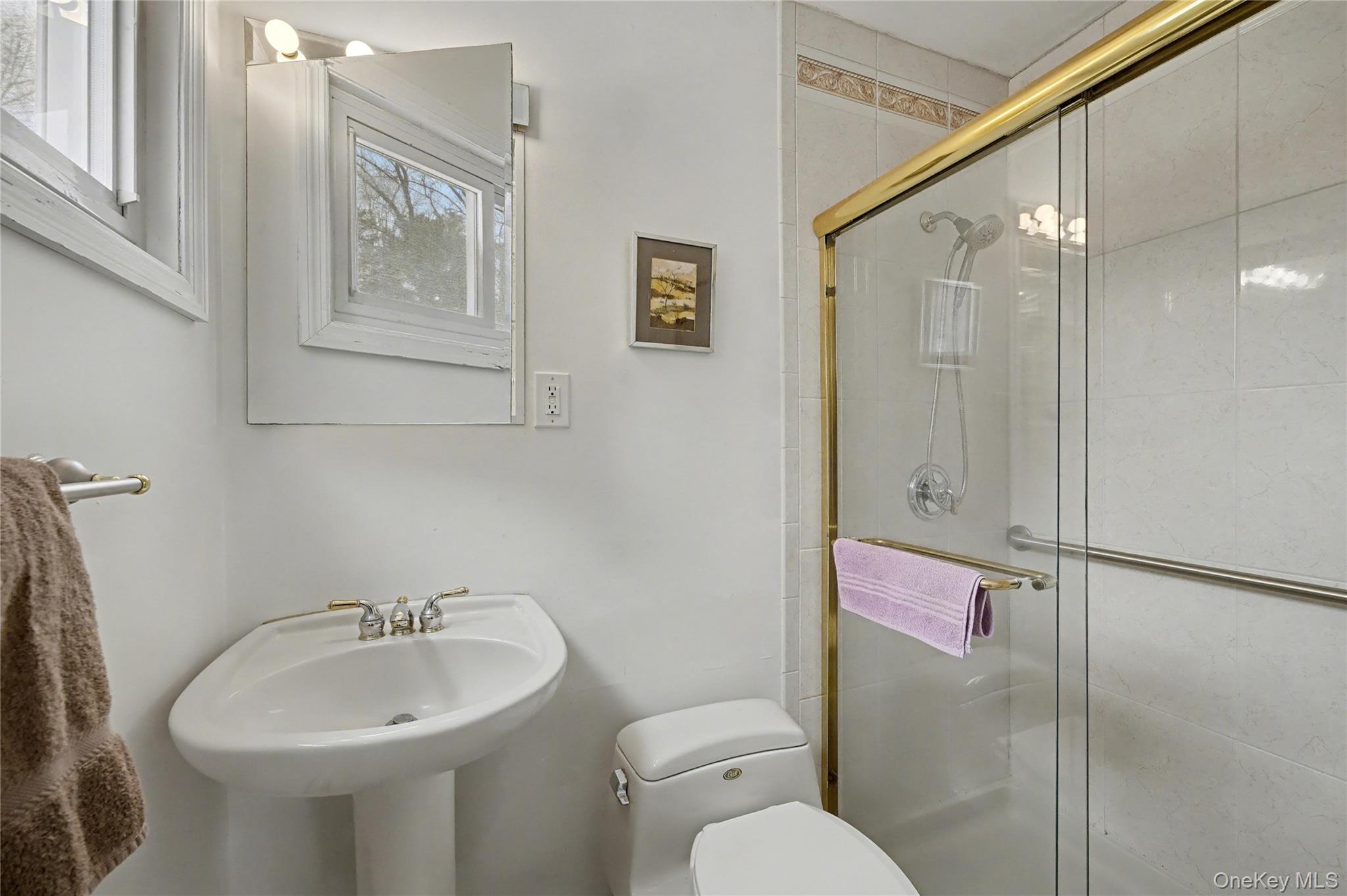 4 bethal Lane, Commack, NY 11725