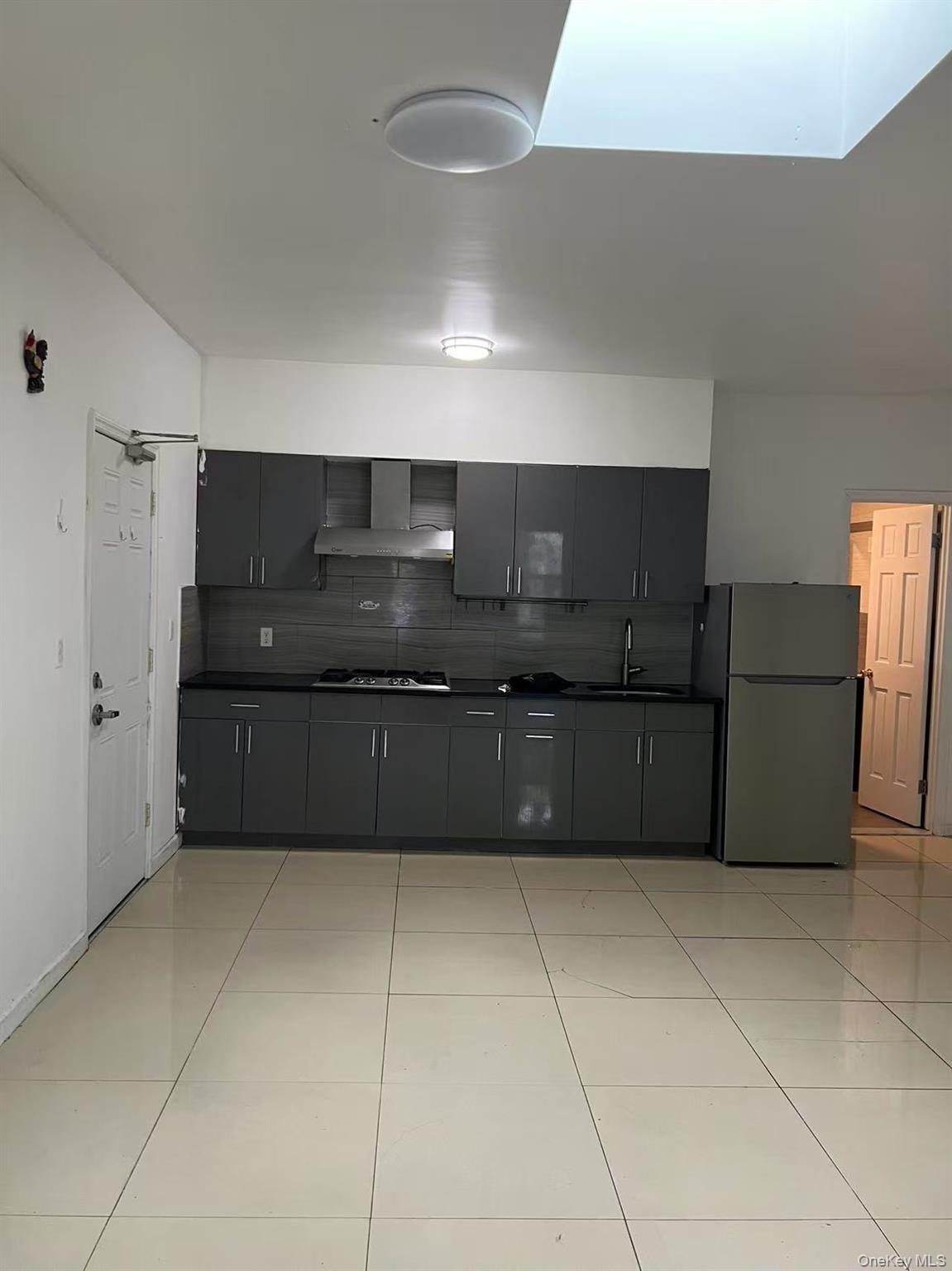 6727 13th Avenue, Brooklyn, NY 11219