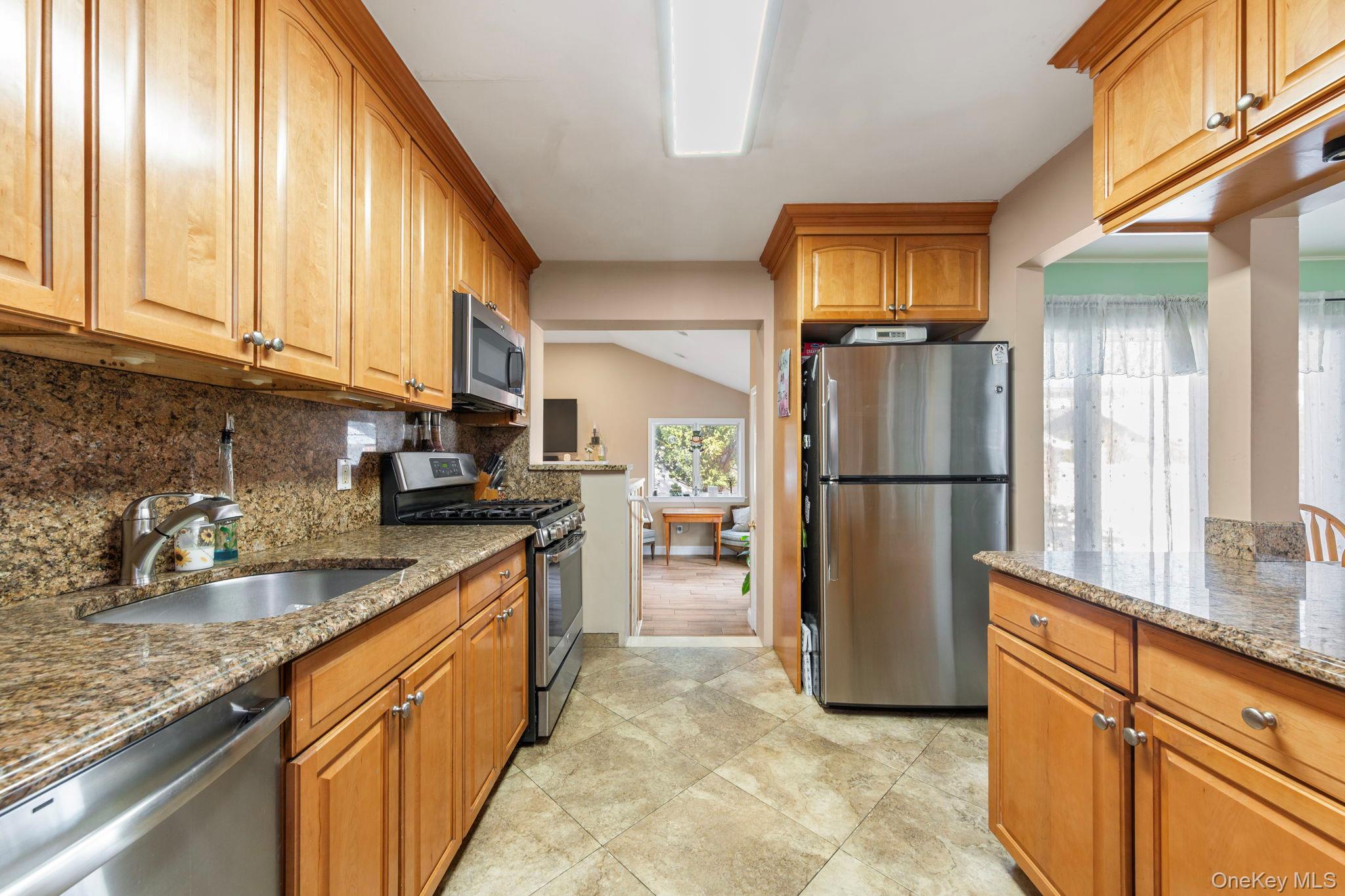 59 Pembrook Drive, Mineola, NY 11501