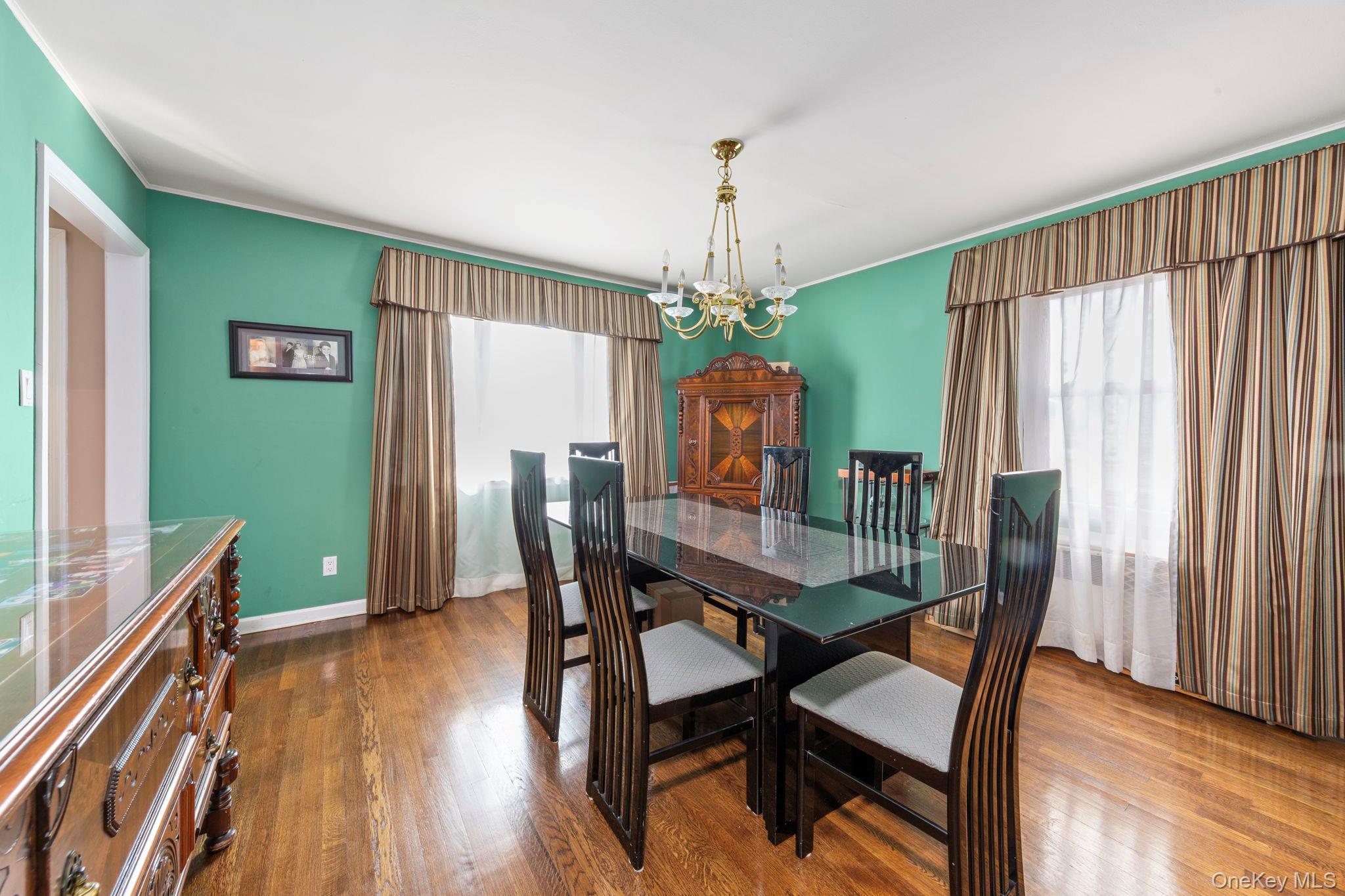 59 Pembrook Drive, Mineola, NY 11501