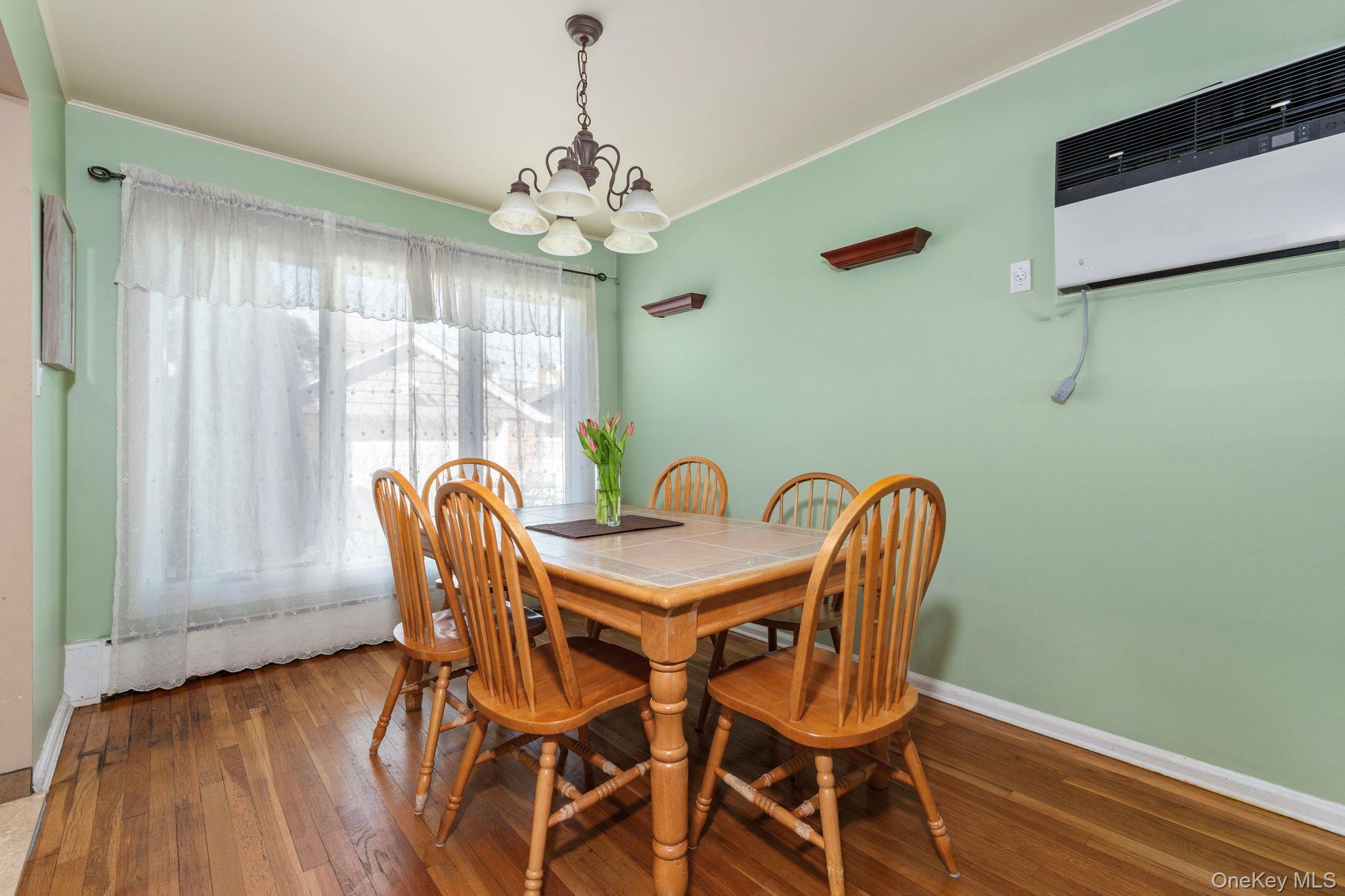 59 Pembrook Drive, Mineola, NY 11501