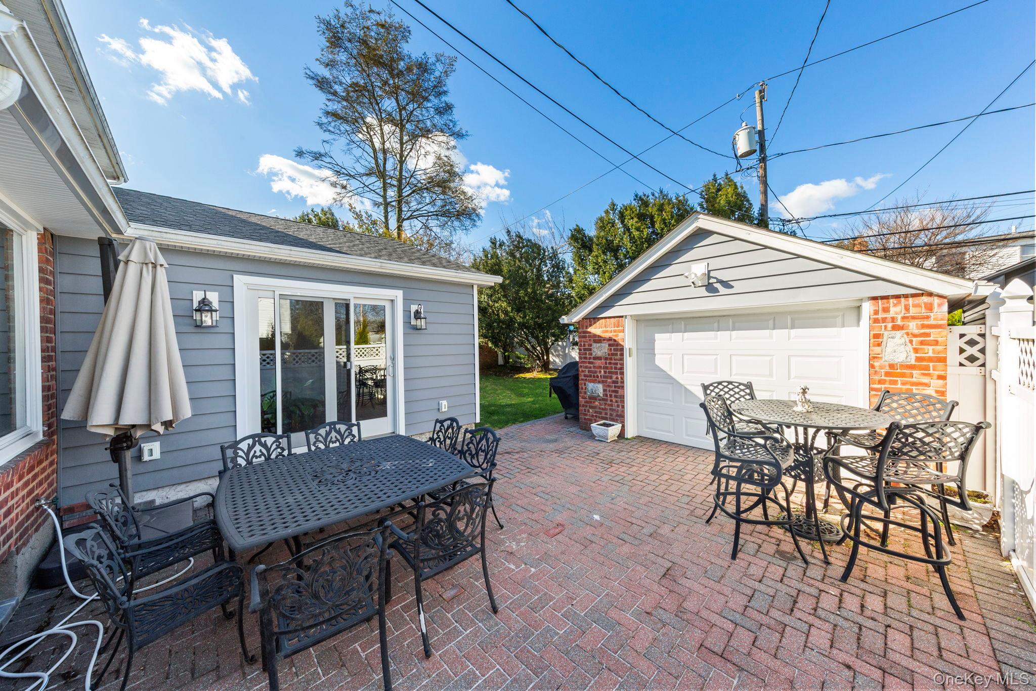 59 Pembrook Drive, Mineola, NY 11501