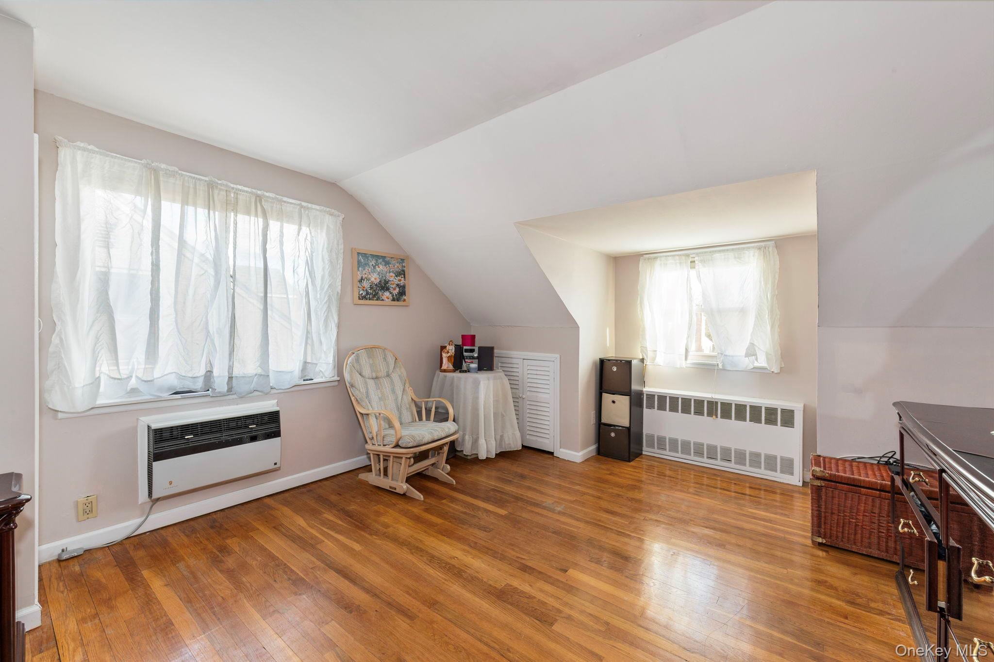 59 Pembrook Drive, Mineola, NY 11501