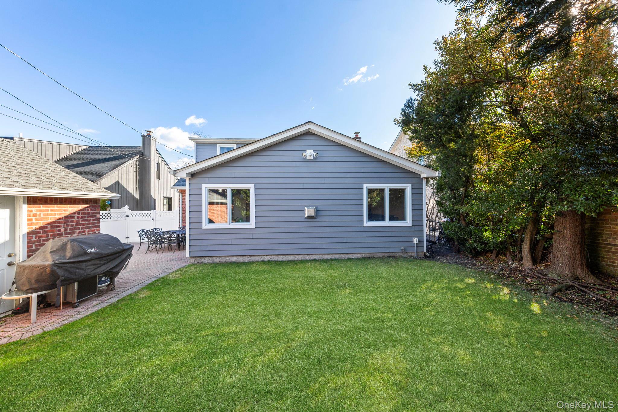 59 Pembrook Drive, Mineola, NY 11501