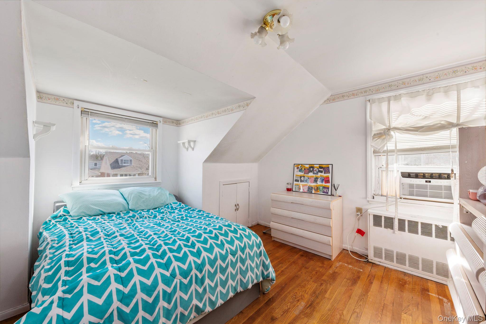 59 Pembrook Drive, Mineola, NY 11501