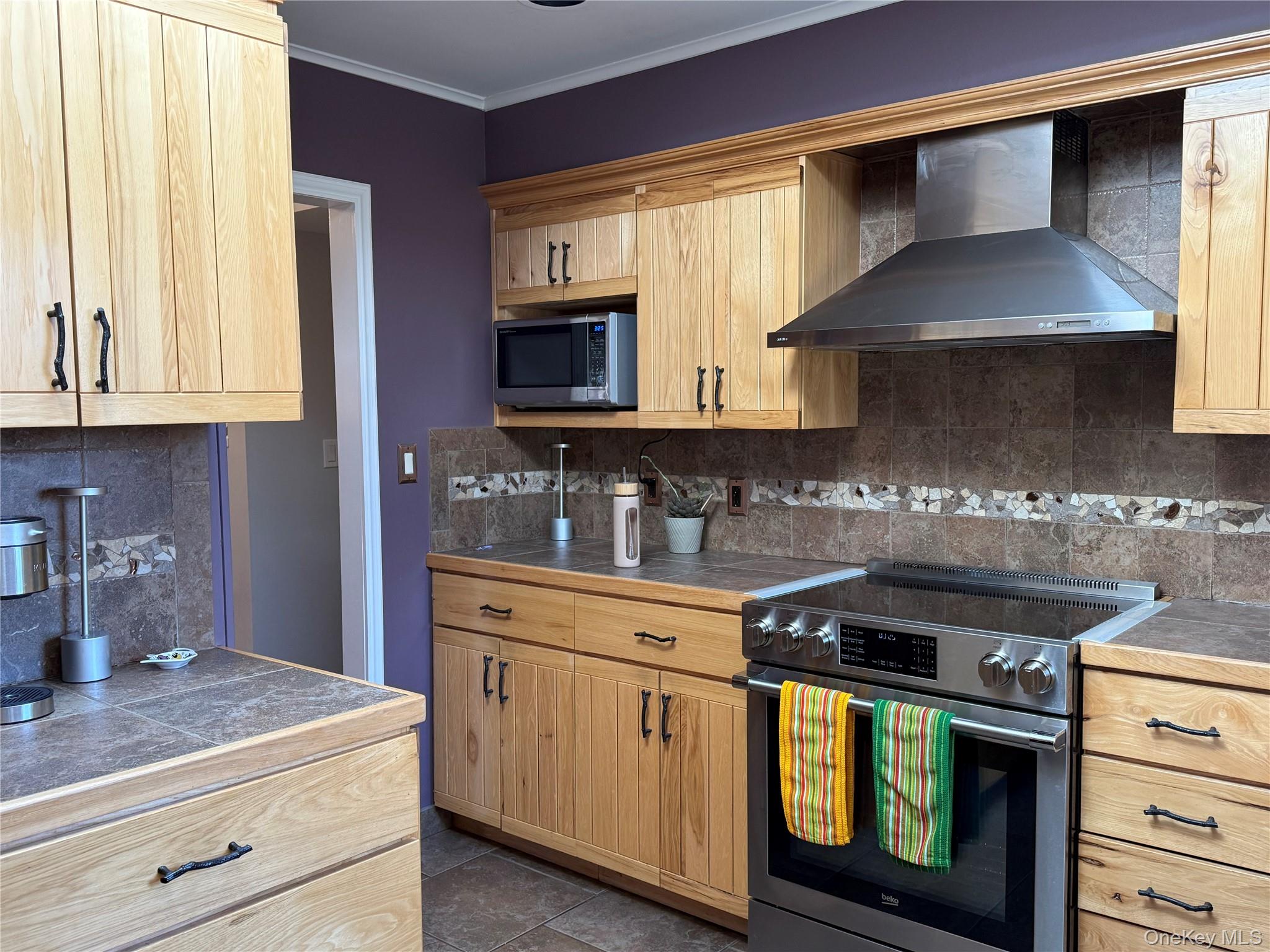 14 Townsend Place, Syosset, NY 11791