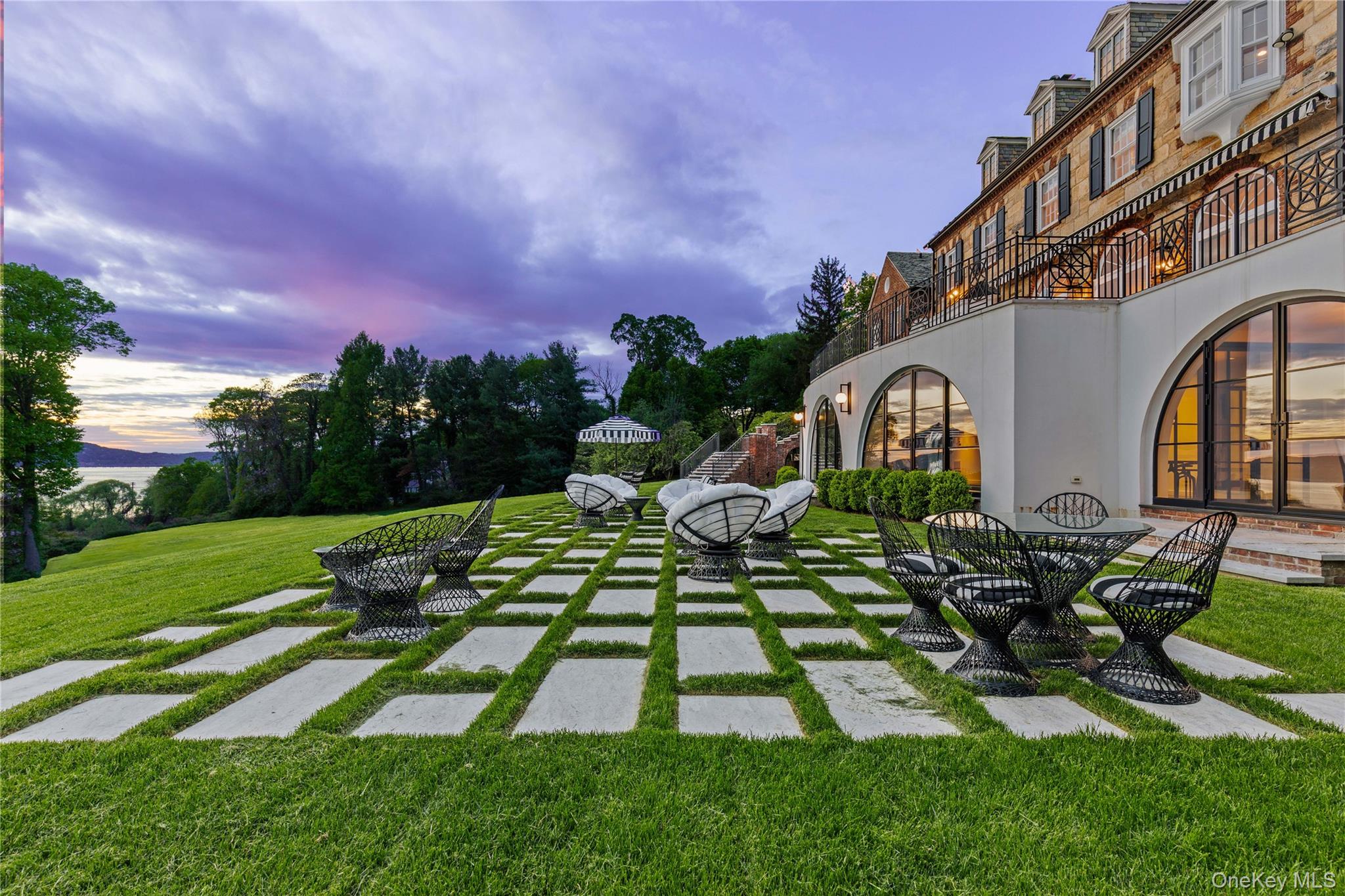 2 Fargo Lane, Irvington, NY 10533