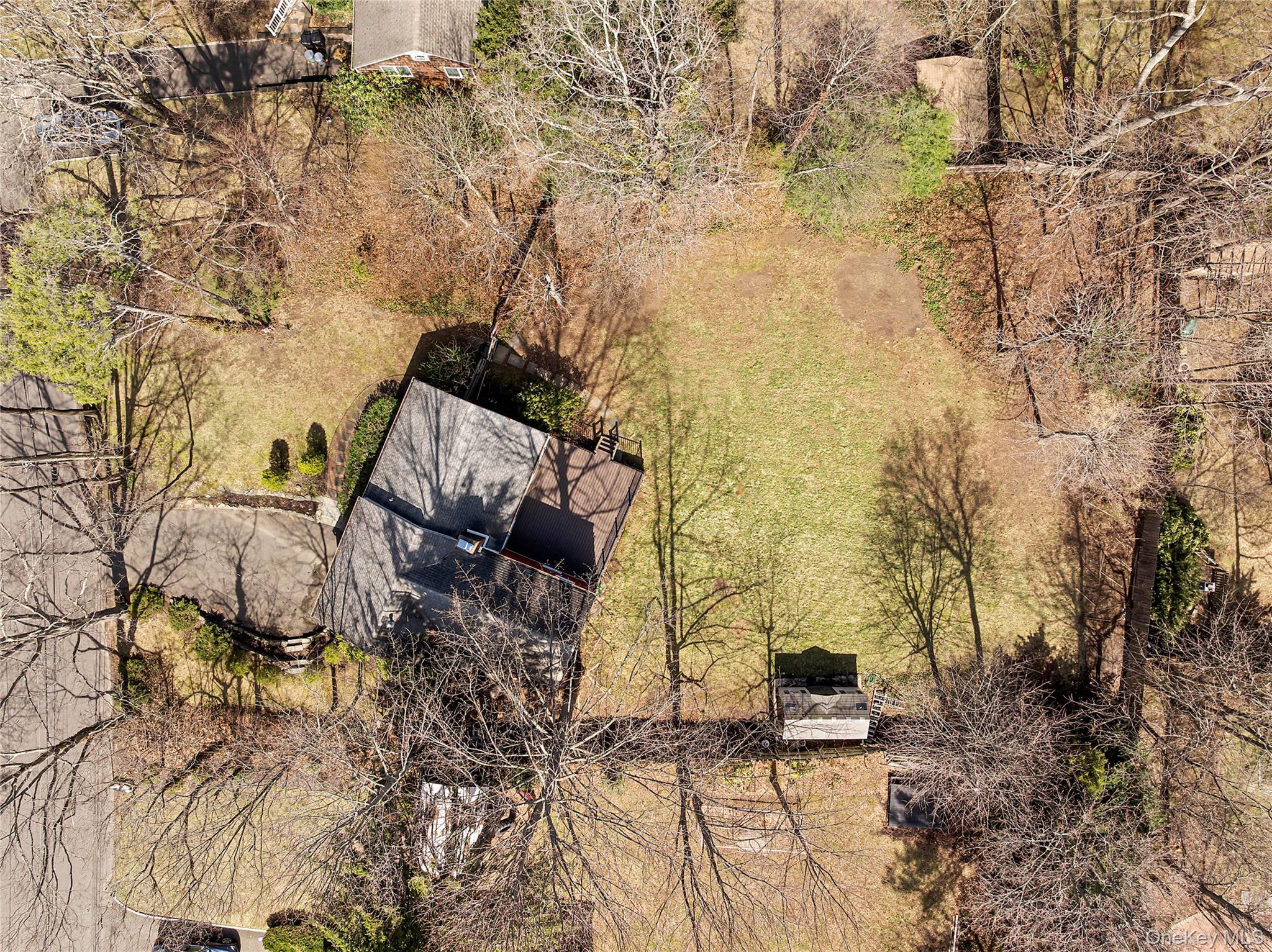 14 Suydam Drive, Melville, NY 11747