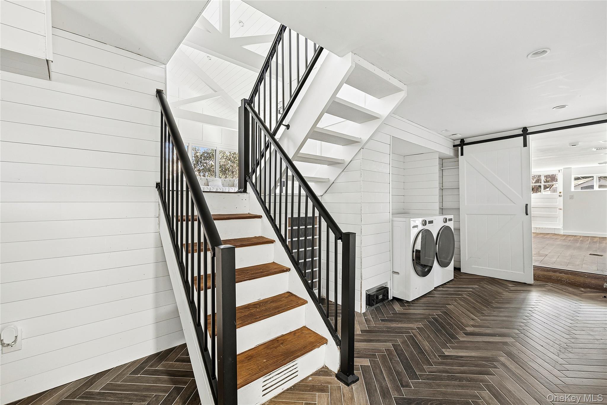 14 Suydam Drive, Melville, NY 11747