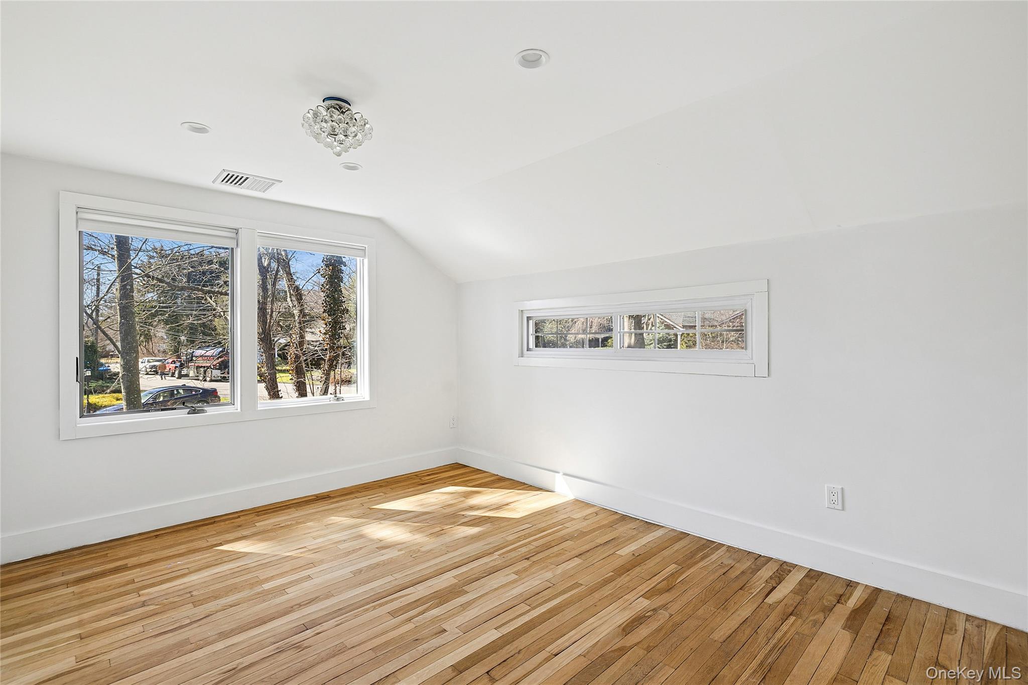 14 Suydam Drive, Melville, NY 11747