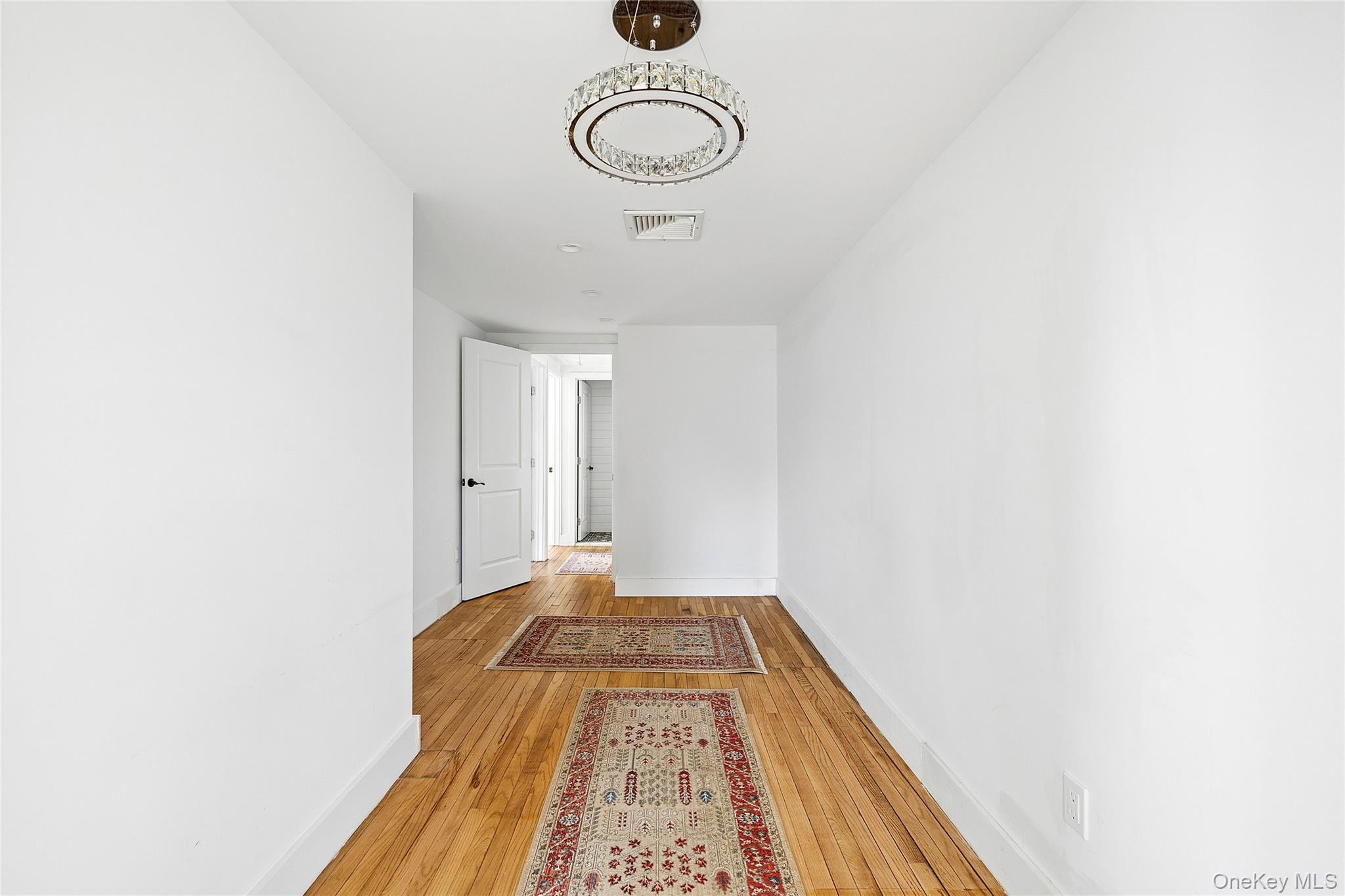 14 Suydam Drive, Melville, NY 11747