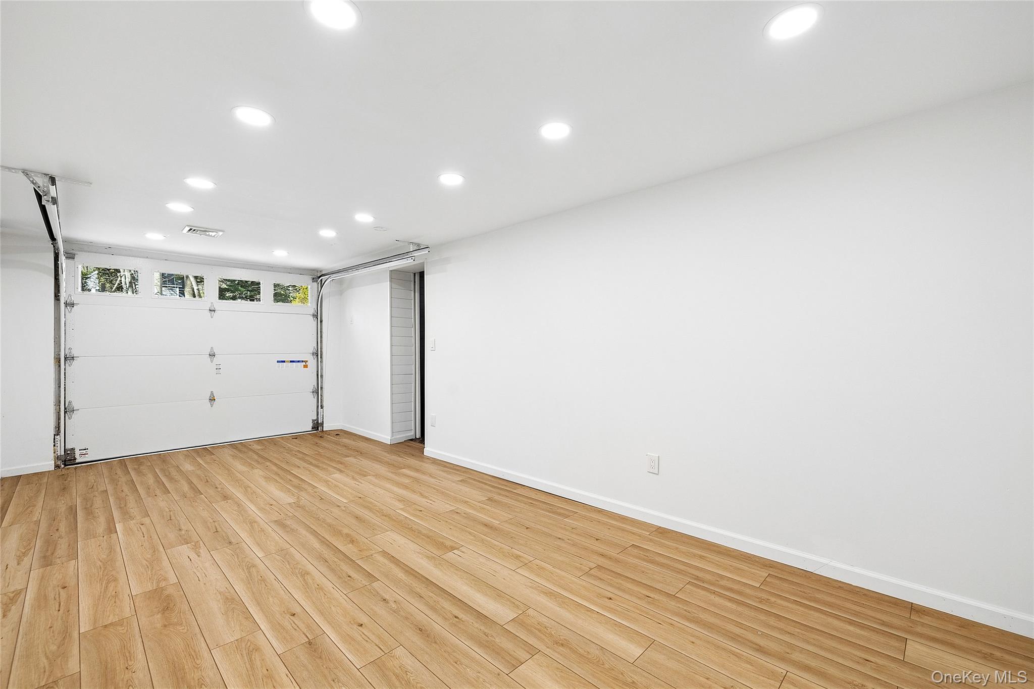 14 Suydam Drive, Melville, NY 11747