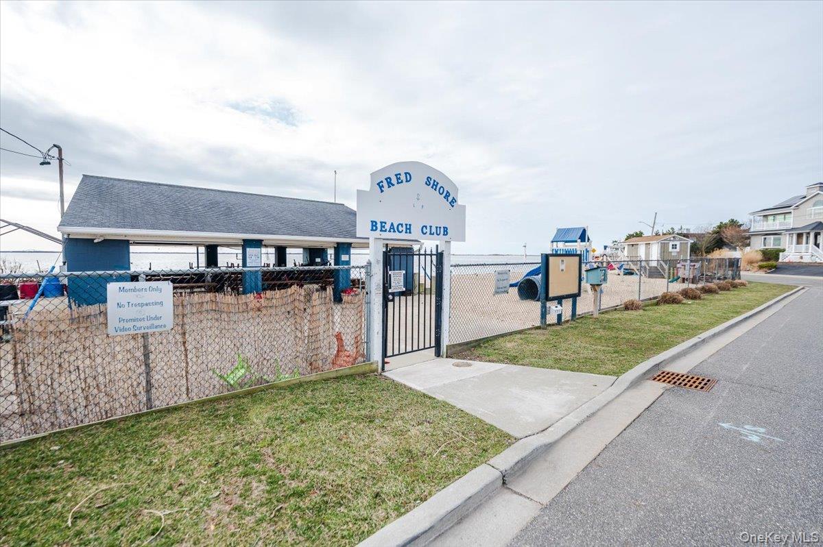 18 Cambridge Drive, Babylon, NY 11702