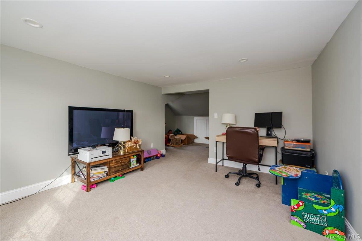 18 Cambridge Drive, Babylon, NY 11702