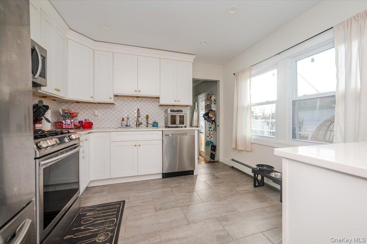 18 Cambridge Drive, Babylon, NY 11702