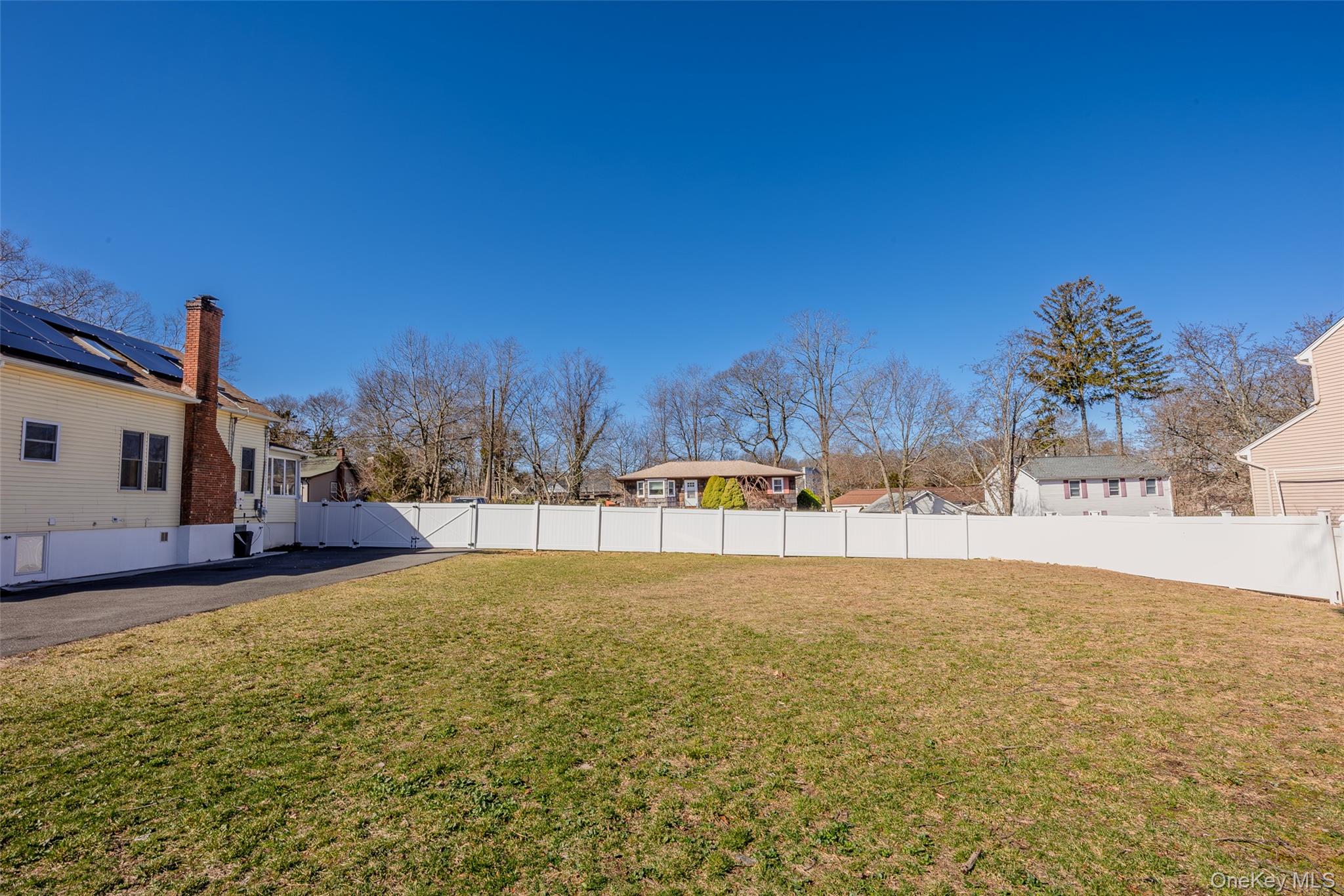 19 Milburn Road, Sound Beach, NY 11789