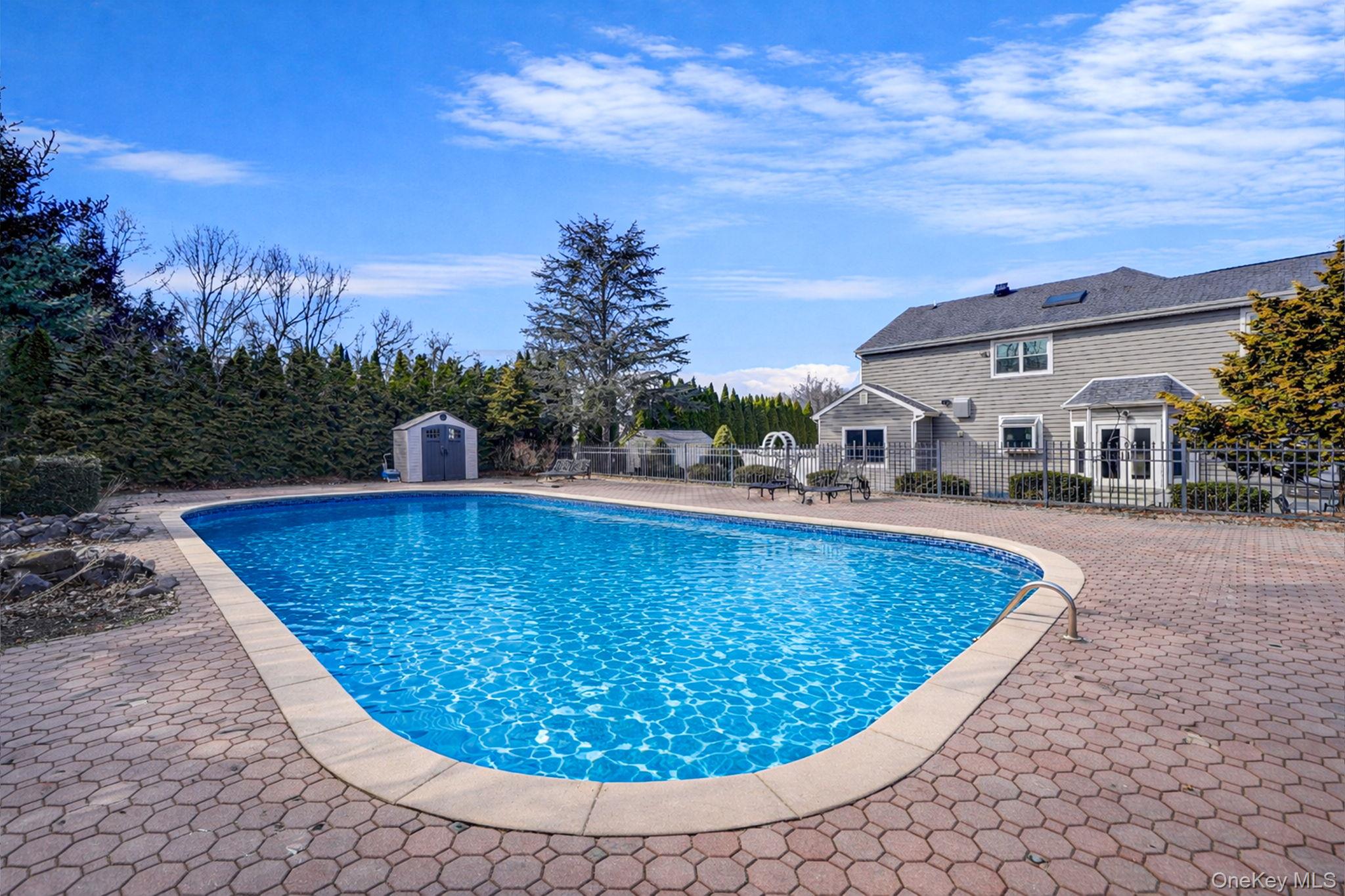 8 Kimberly Court, Manorville, NY 11949