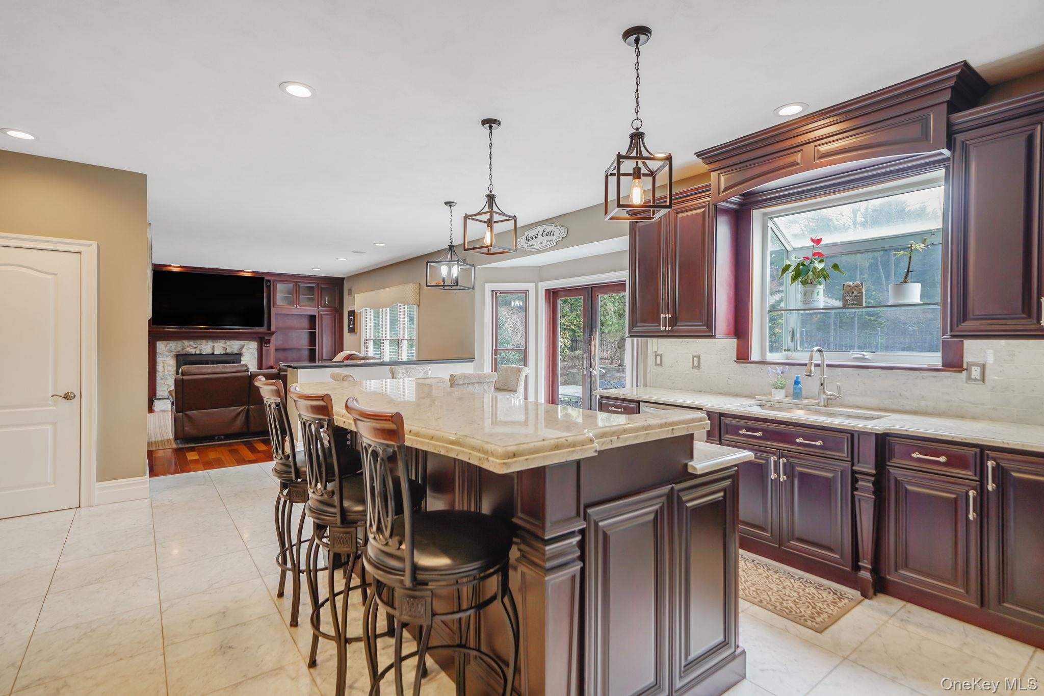 8 Kimberly Court, Manorville, NY 11949