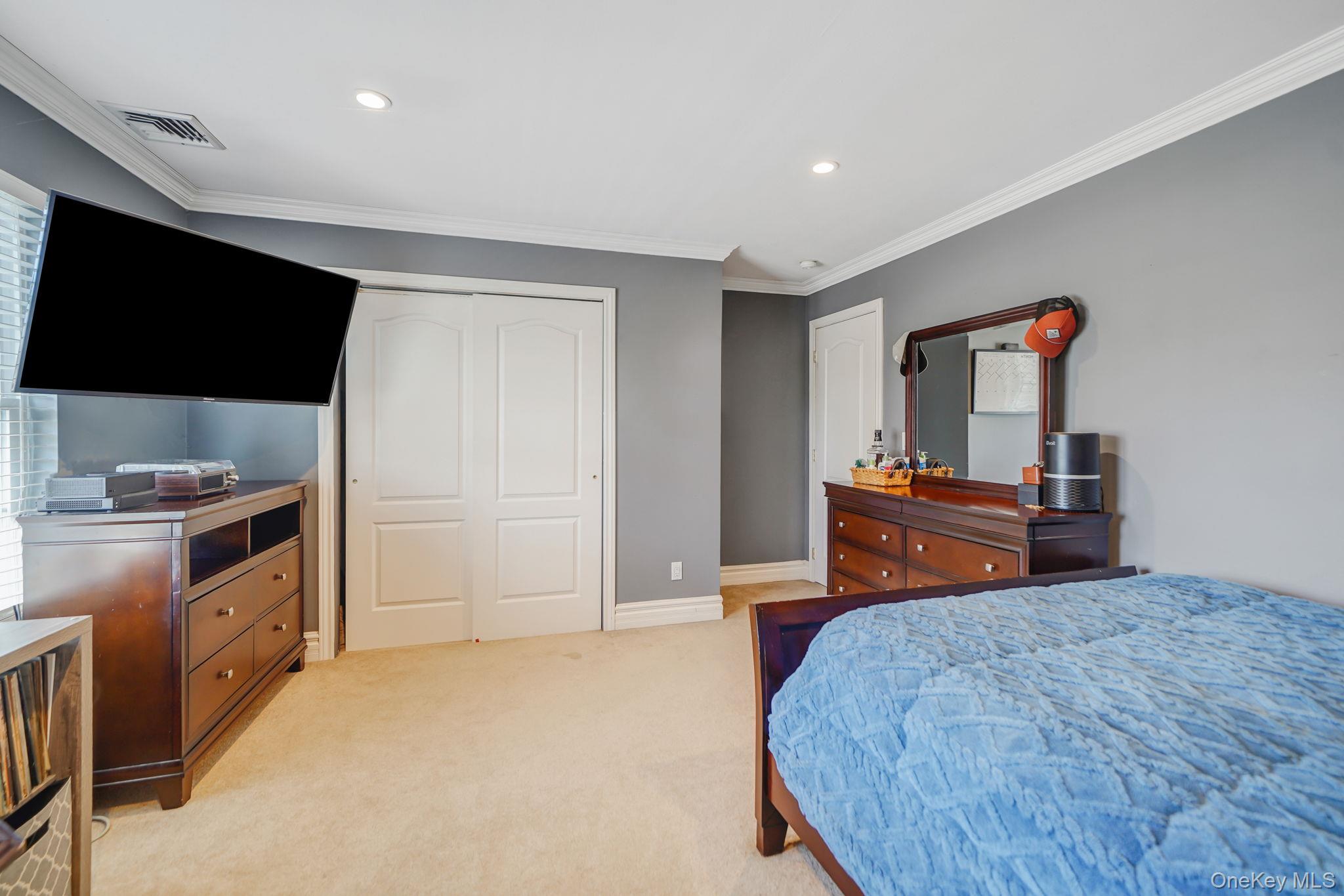 8 Kimberly Court, Manorville, NY 11949