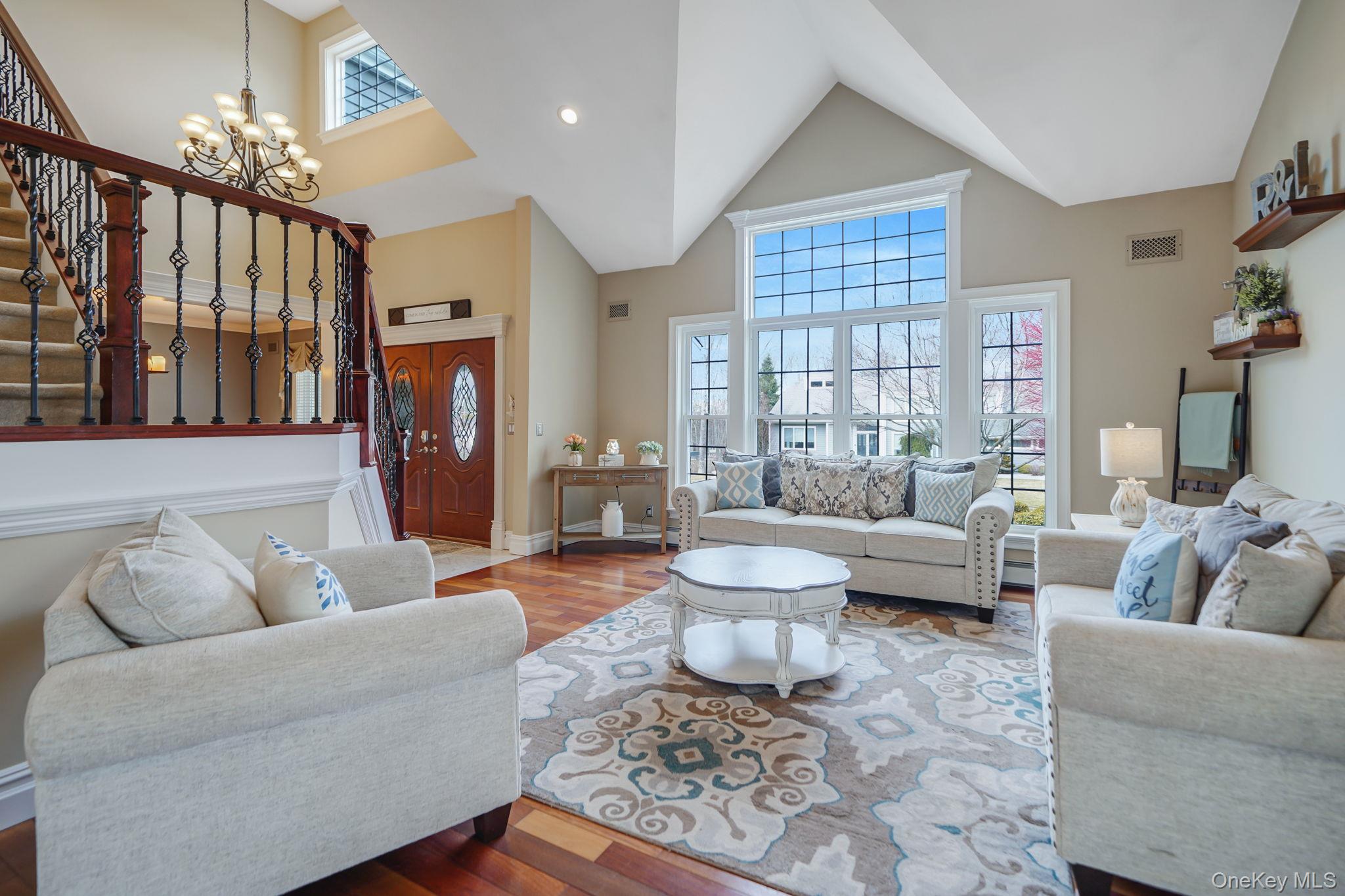 8 Kimberly Court, Manorville, NY 11949