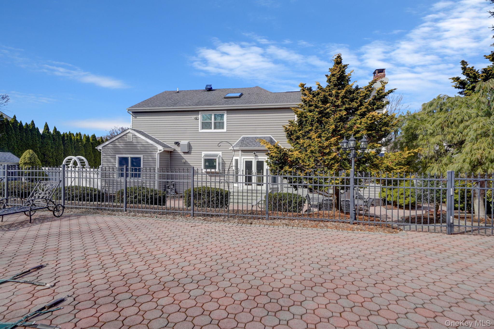 8 Kimberly Court, Manorville, NY 11949