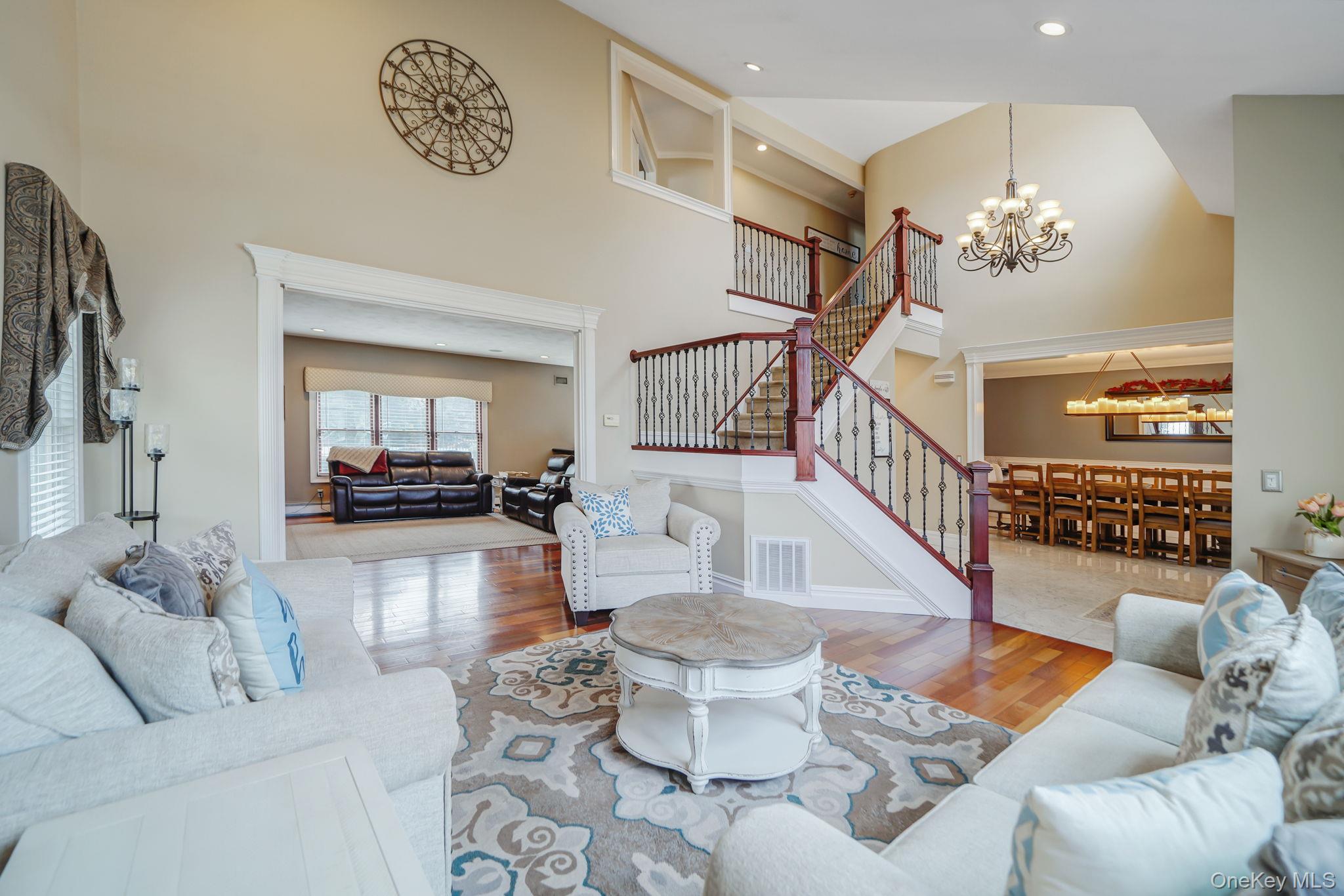 8 Kimberly Court, Manorville, NY 11949