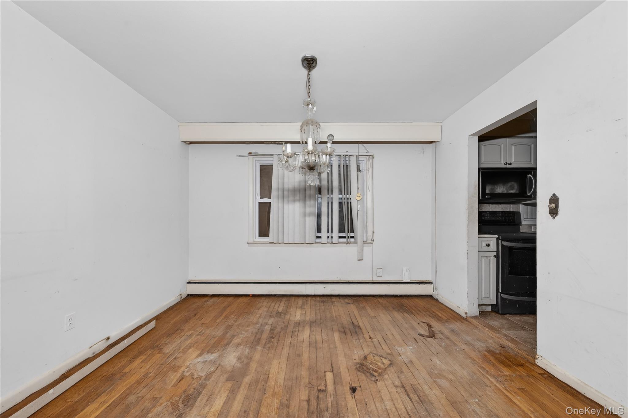 19 Angevine Avenue, Hempstead, NY 11550