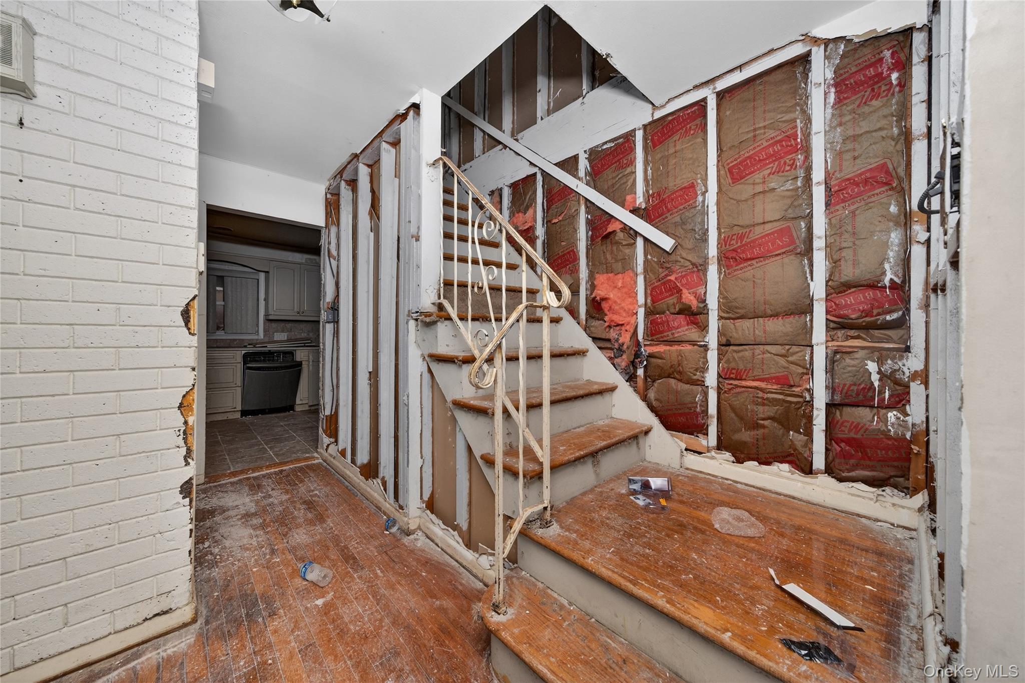 19 Angevine Avenue, Hempstead, NY 11550