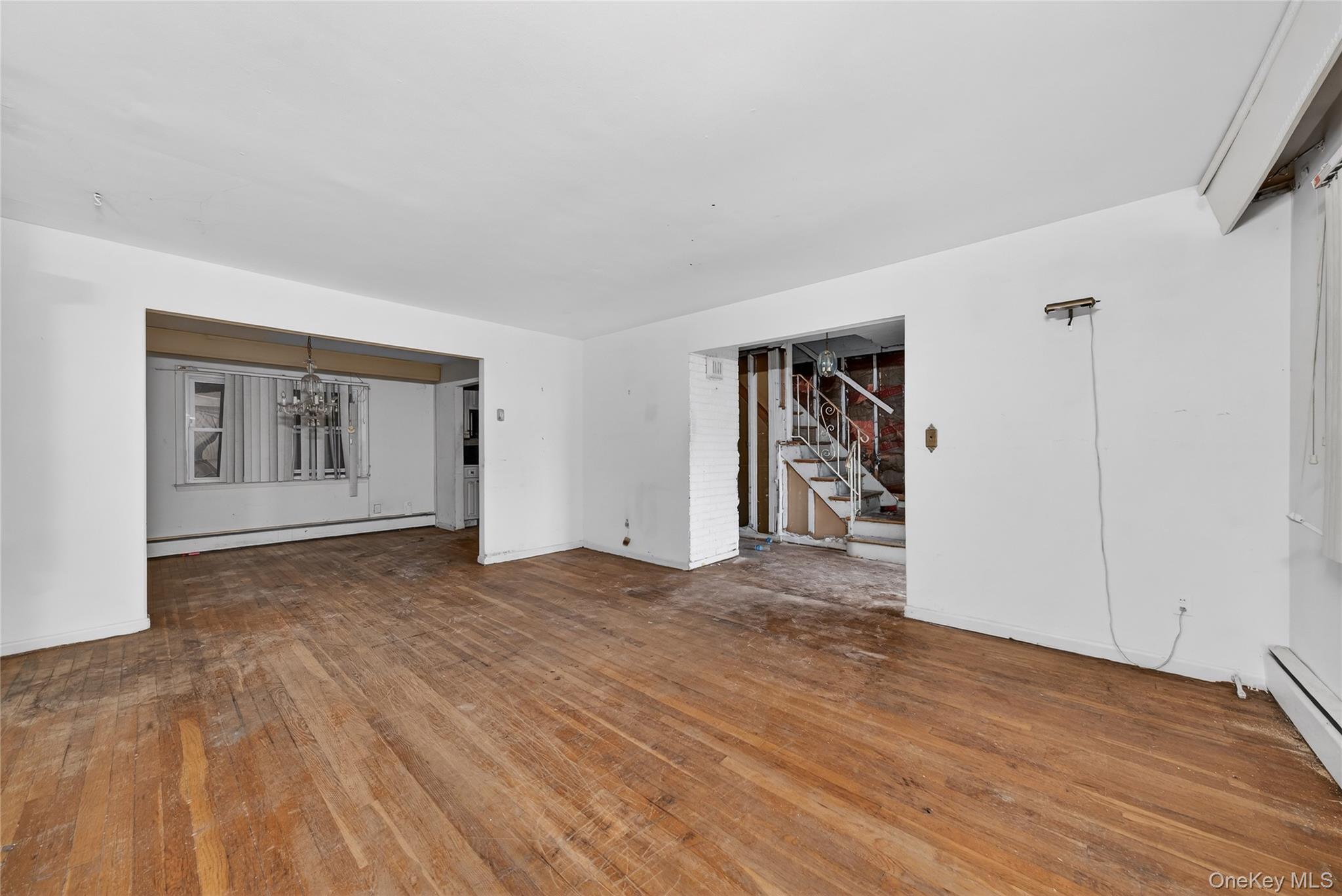 19 Angevine Avenue, Hempstead, NY 11550