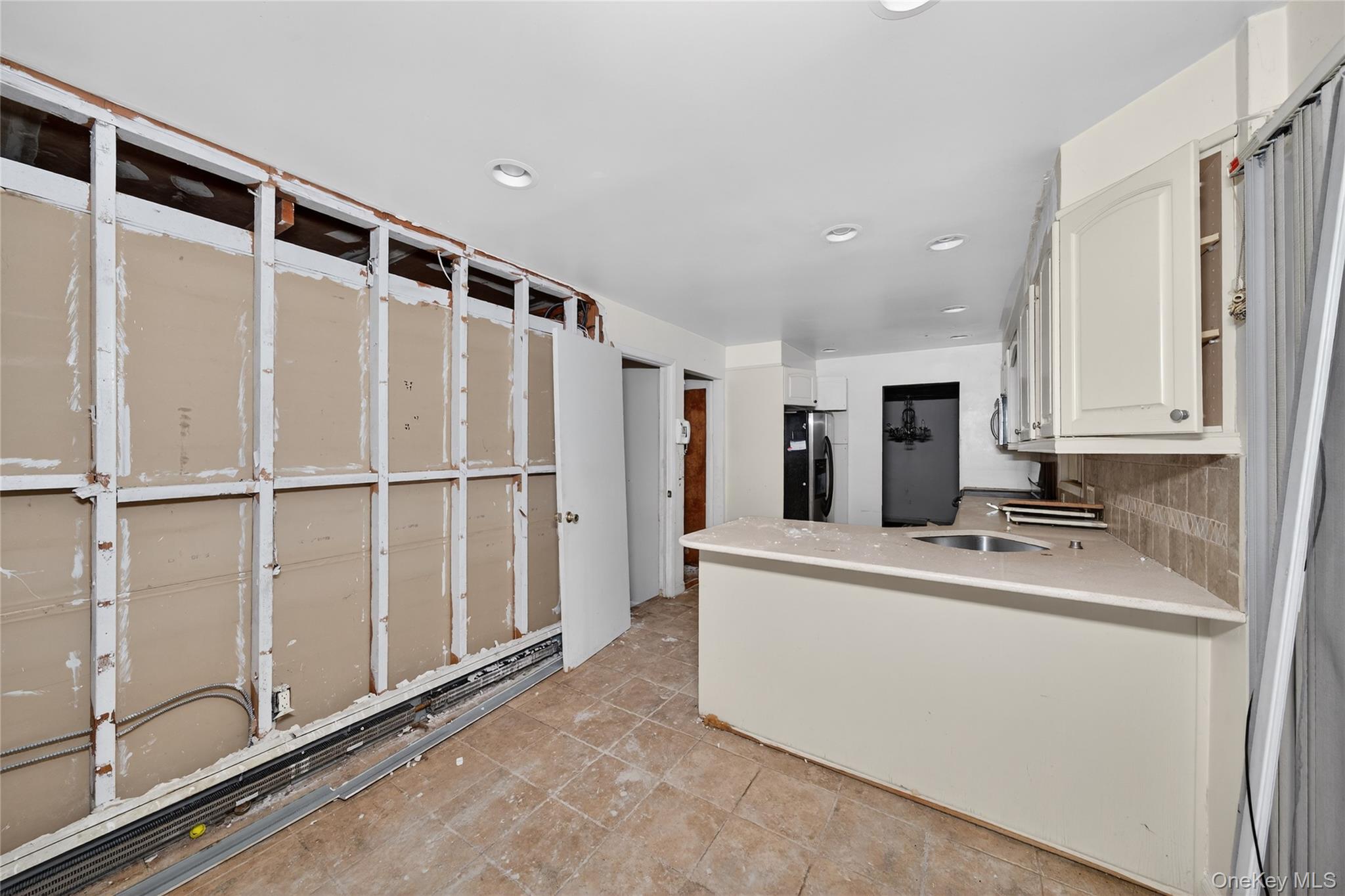 19 Angevine Avenue, Hempstead, NY 11550