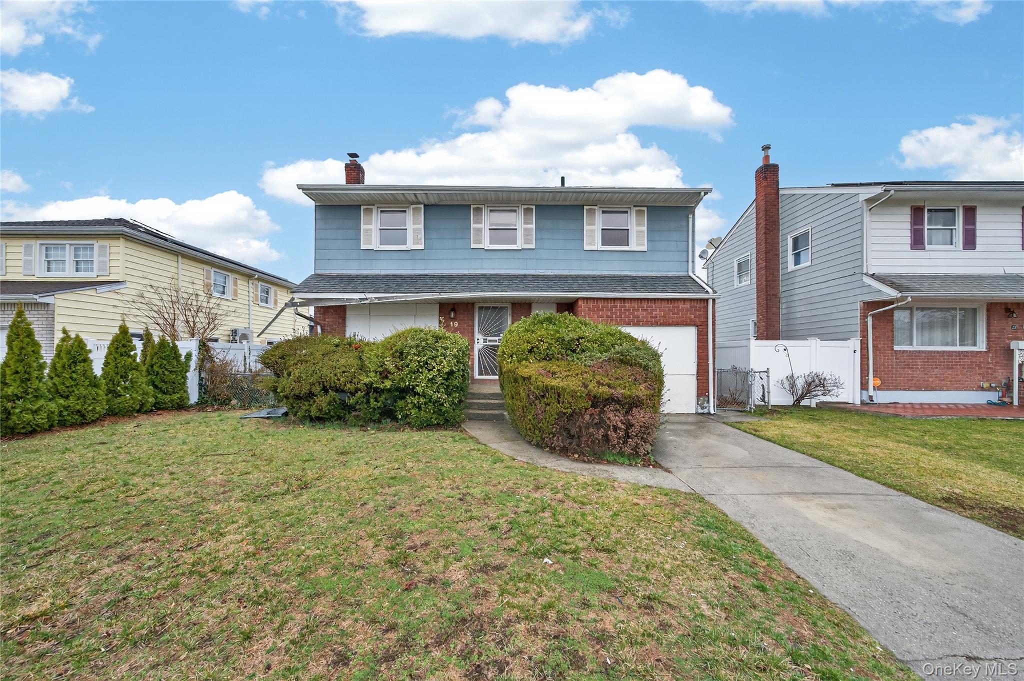 19 Angevine Avenue, Hempstead, NY 11550
