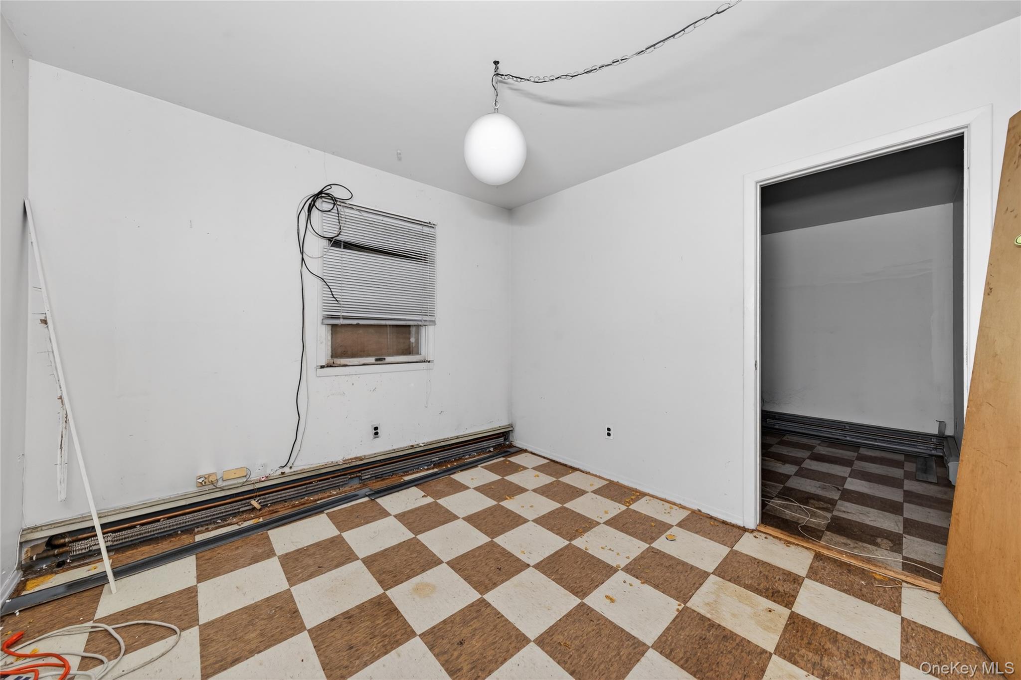 19 Angevine Avenue, Hempstead, NY 11550