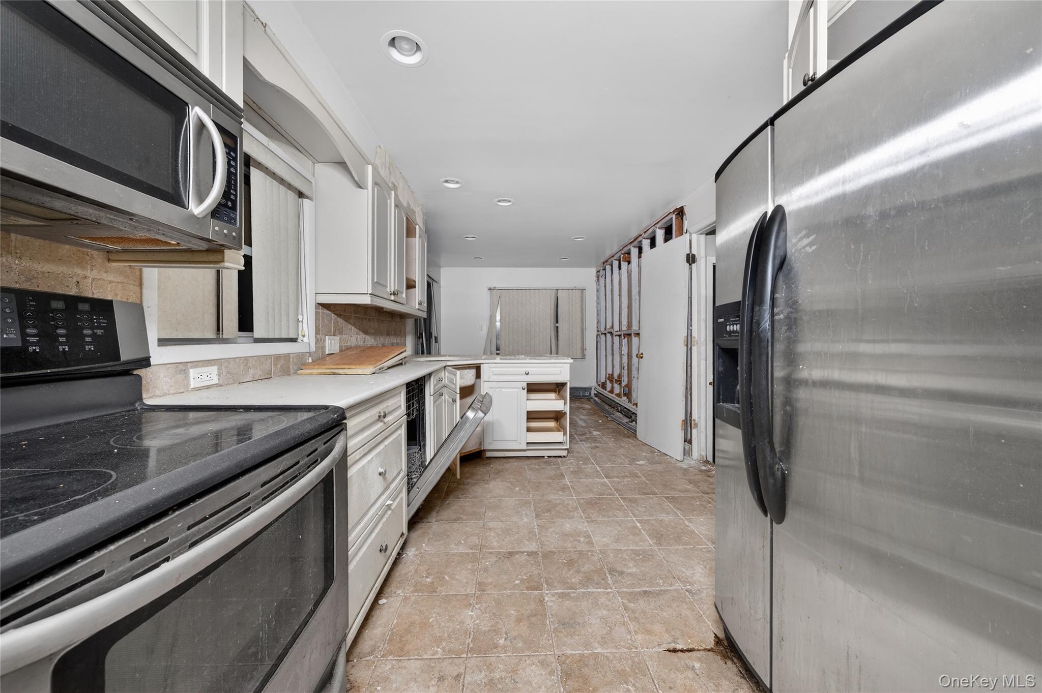 19 Angevine Avenue, Hempstead, NY 11550