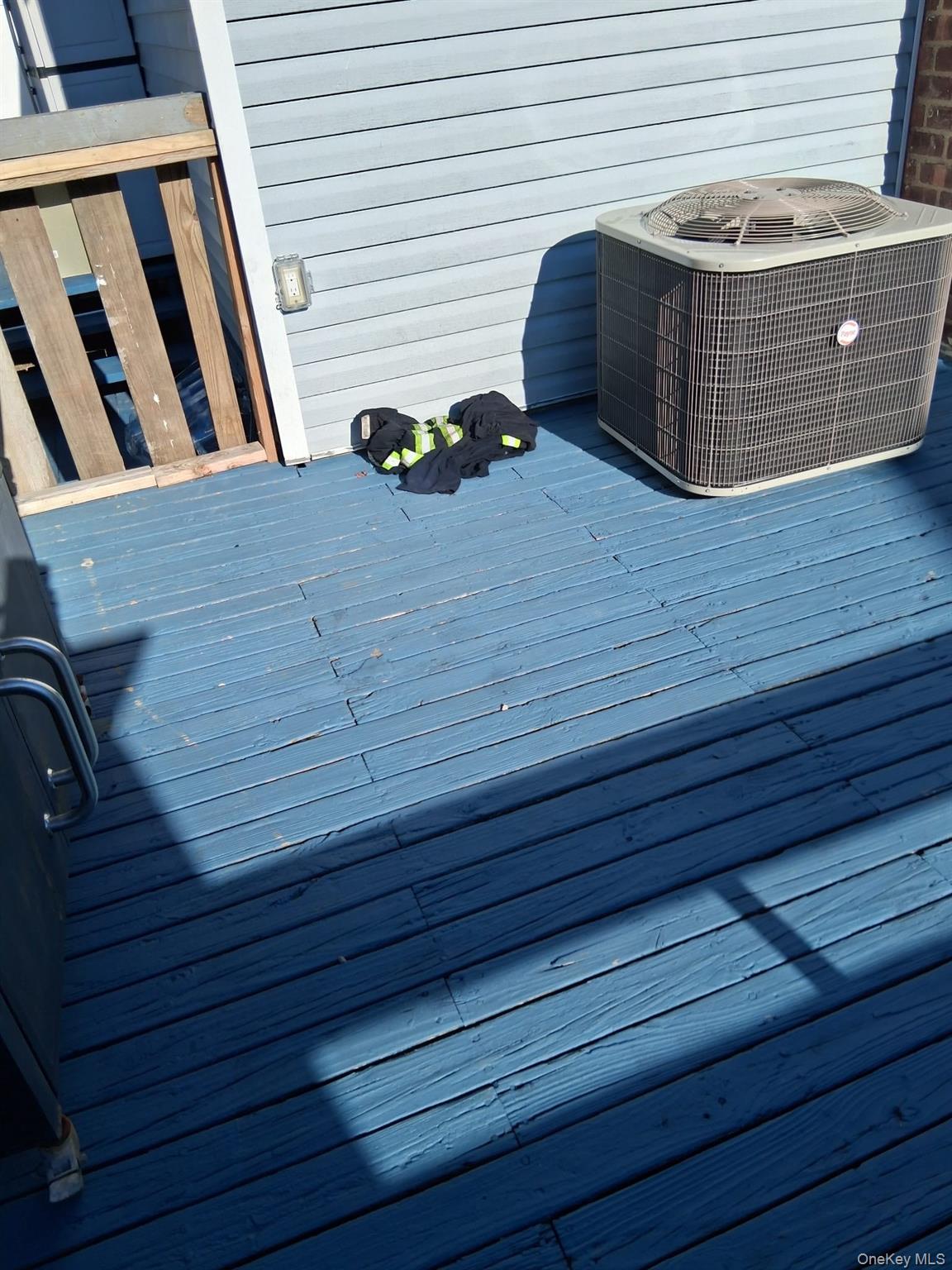 29 Hickory Street, Central Islip, NY 11722