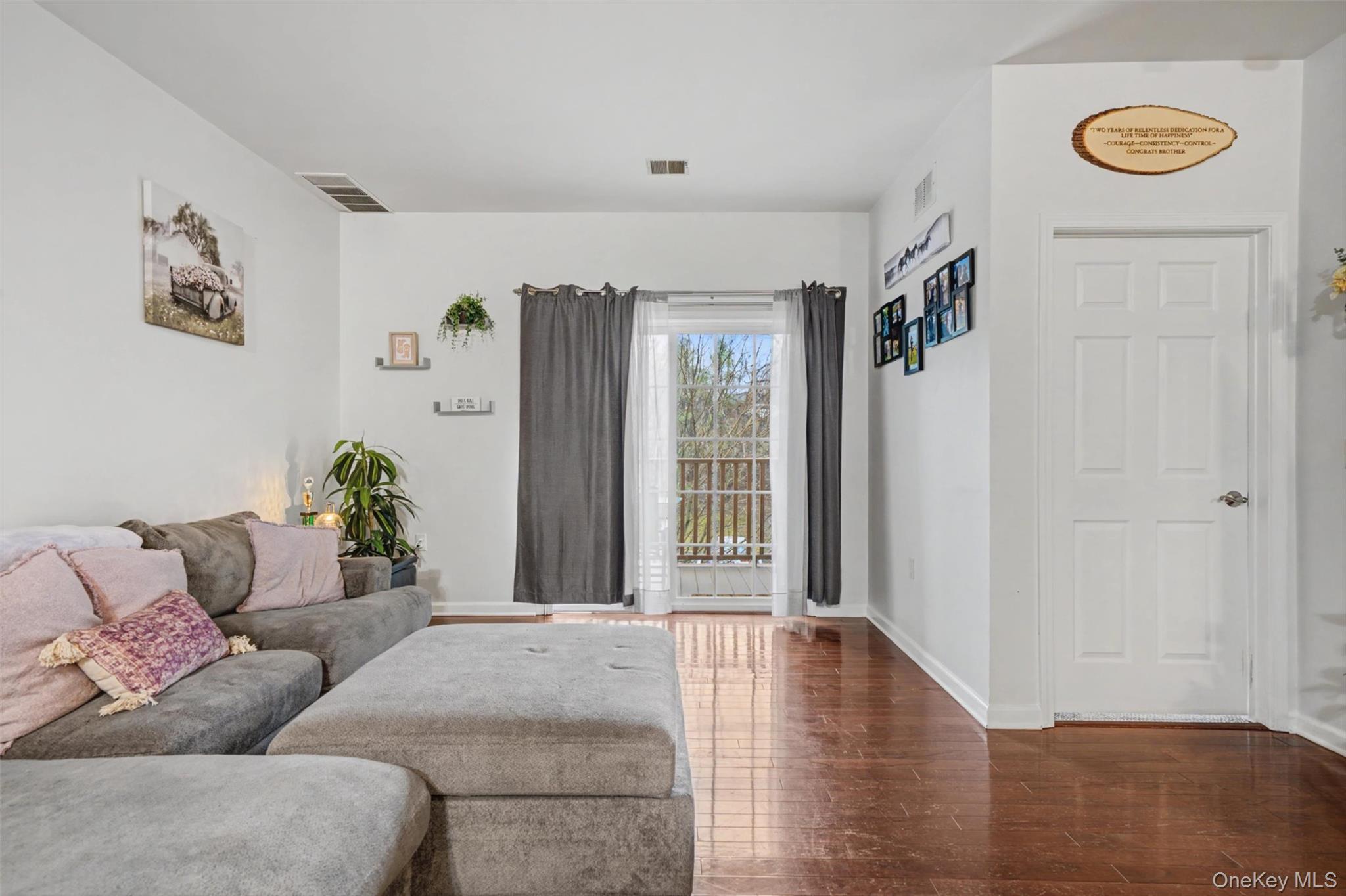 935 Tower Ridge Circle, Middletown, NY 10941