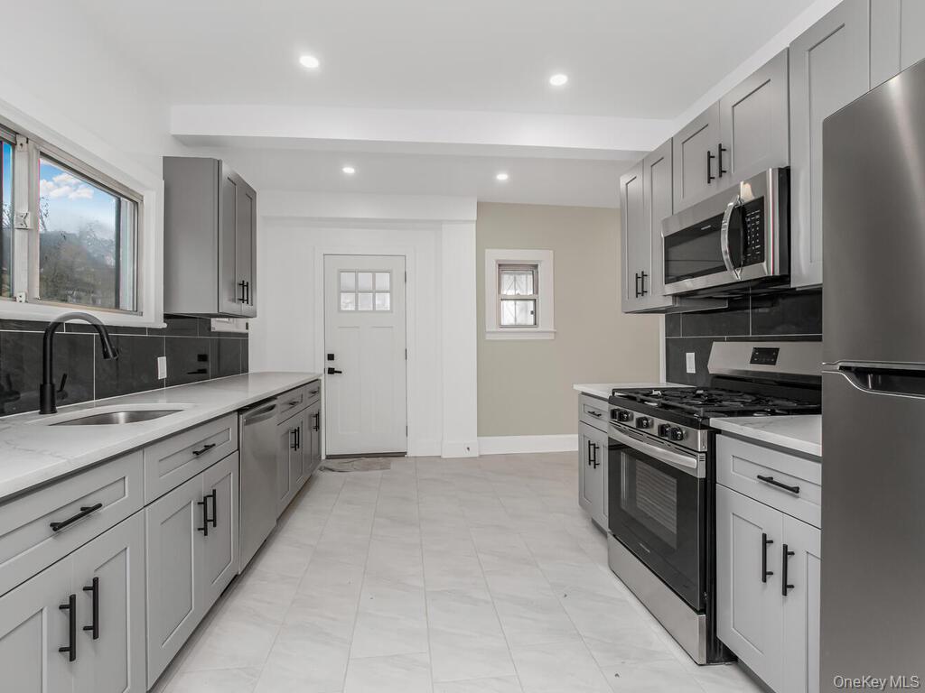 219 S 2nd Avenue, Mount Vernon, NY 10550