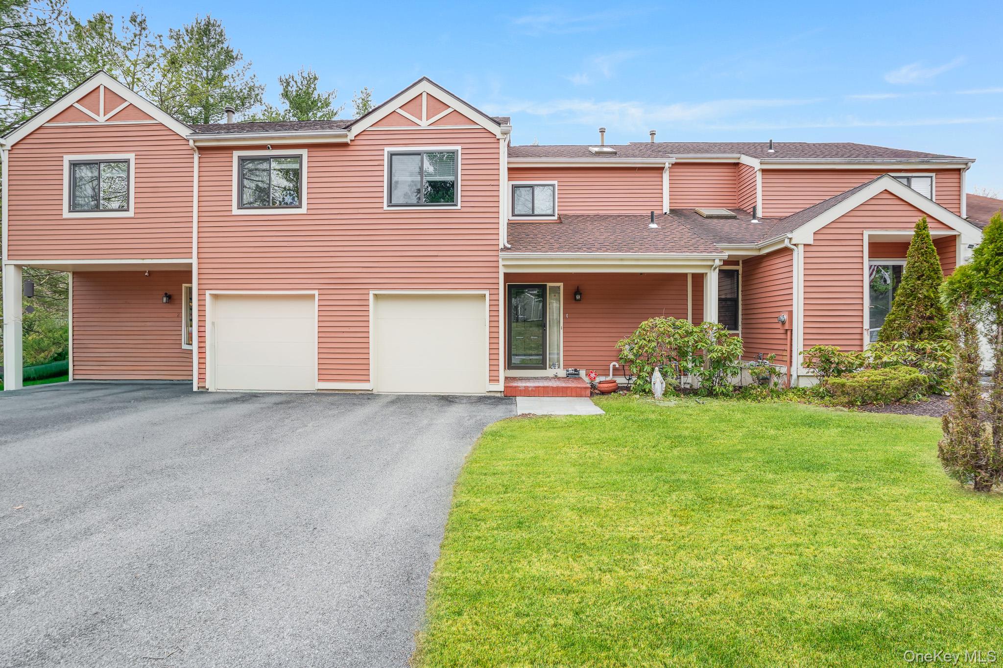 4 Meadow Way, Hopewell Junction, NY 12533