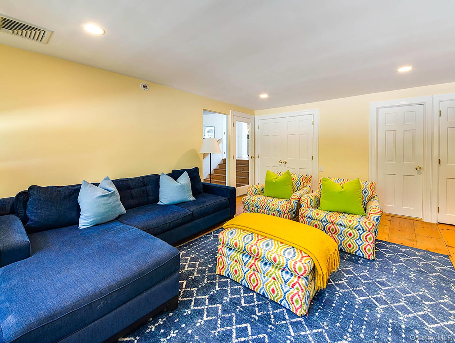 8 White Pine Road, East Hampton, NY 11937