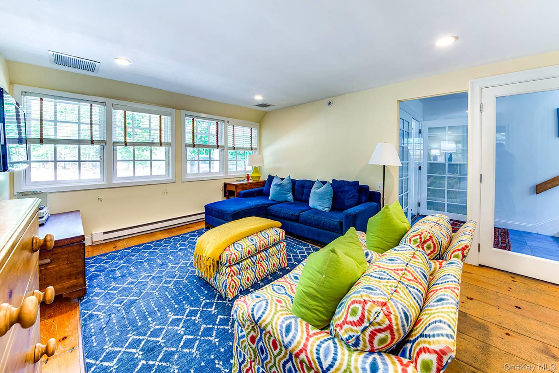 8 White Pine Road, East Hampton, NY 11937