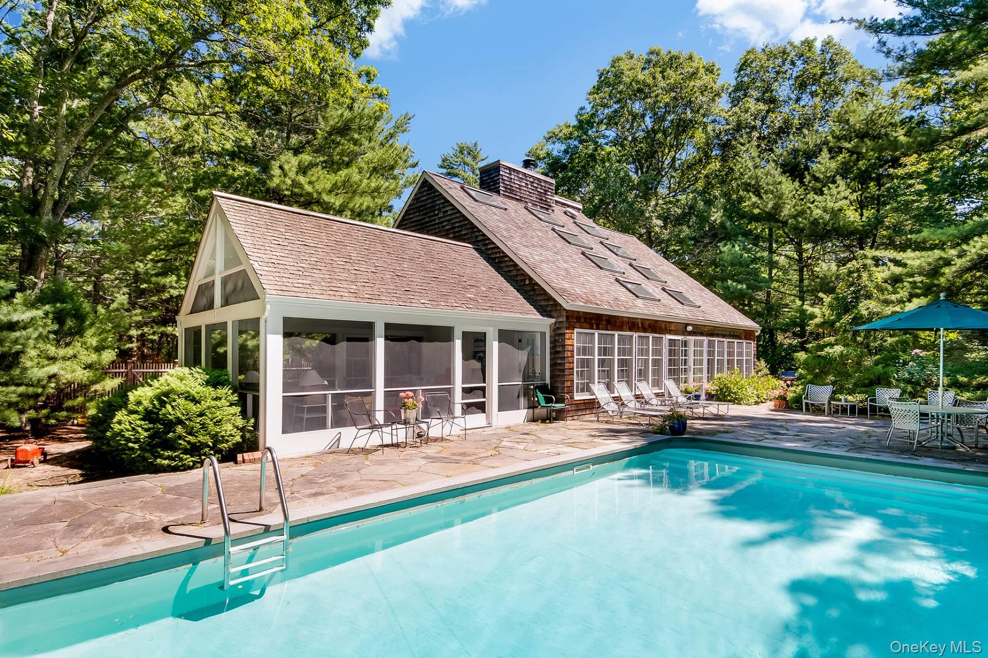 8 White Pine Road, East Hampton, NY 11937