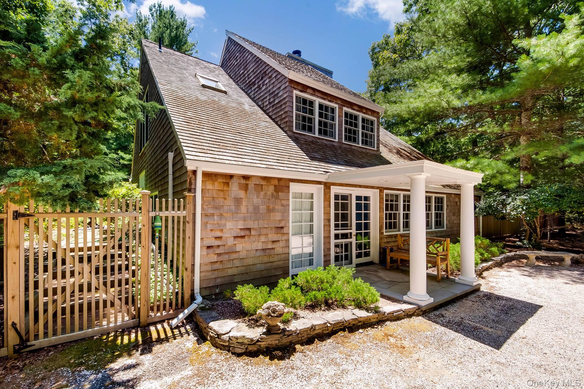 8 White Pine Road, East Hampton, NY 11937