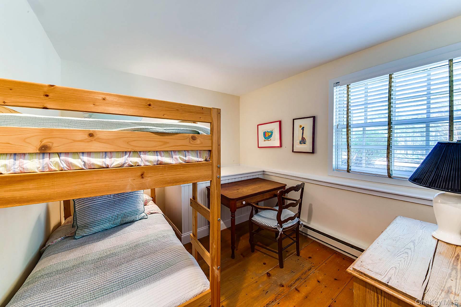 8 White Pine Road, East Hampton, NY 11937