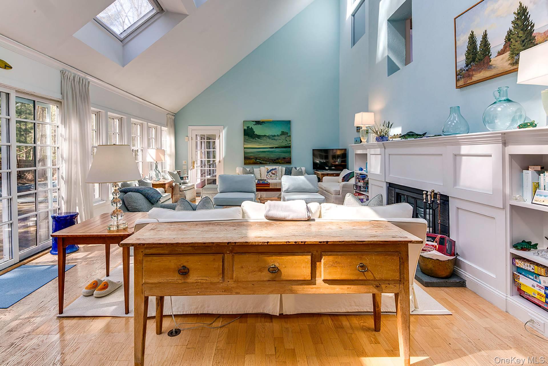 8 White Pine Road, East Hampton, NY 11937