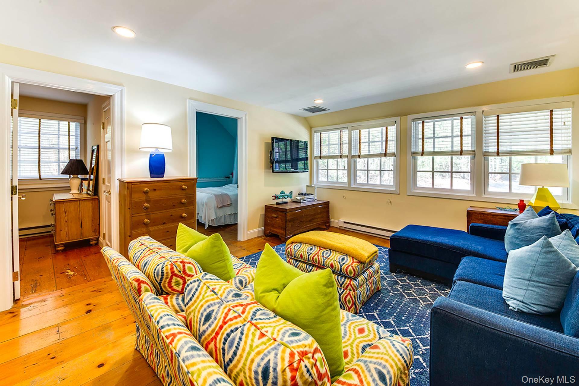 8 White Pine Road, East Hampton, NY 11937