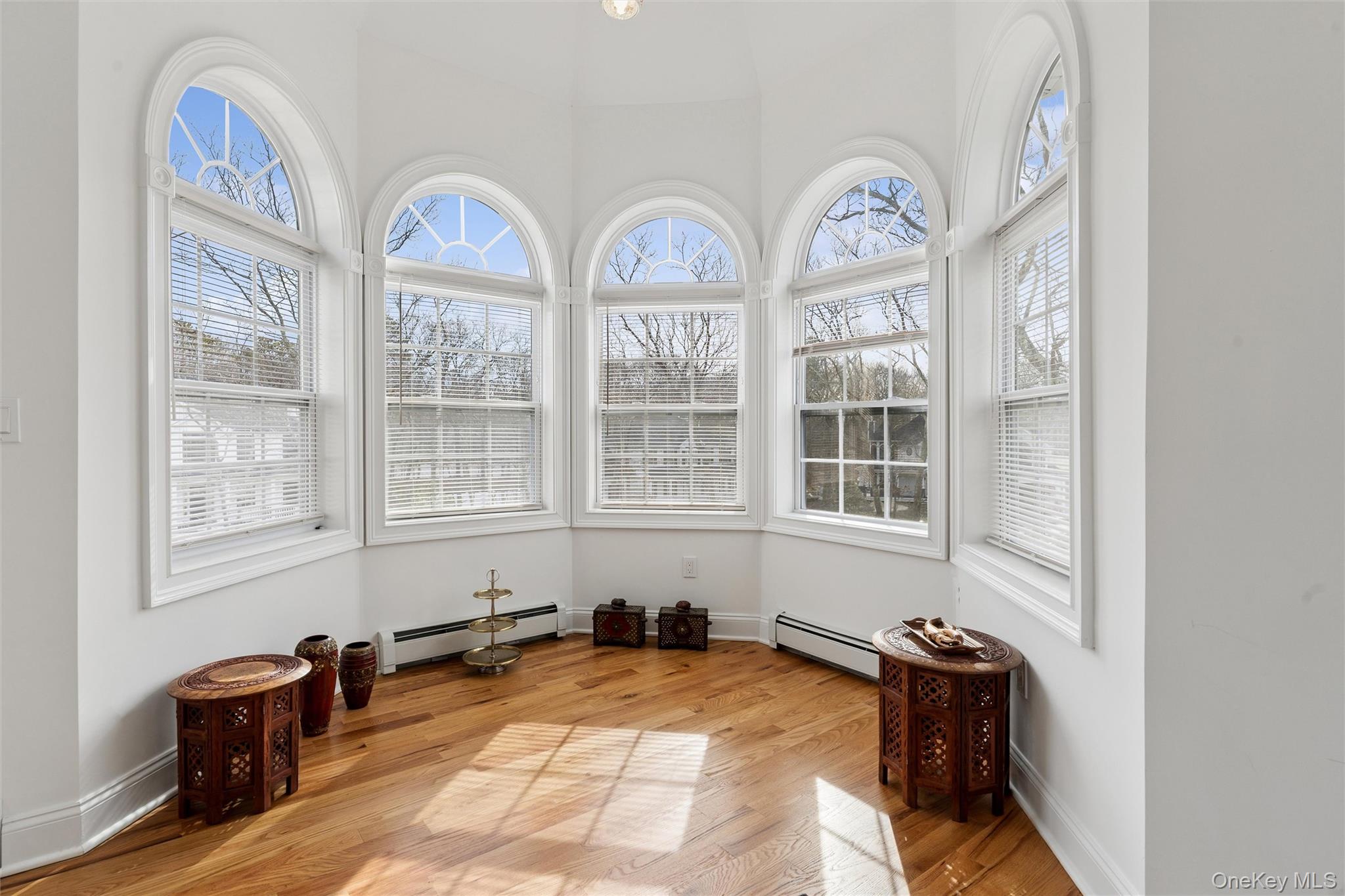 16 Gateway Court, Hampton Bays, NY 11946