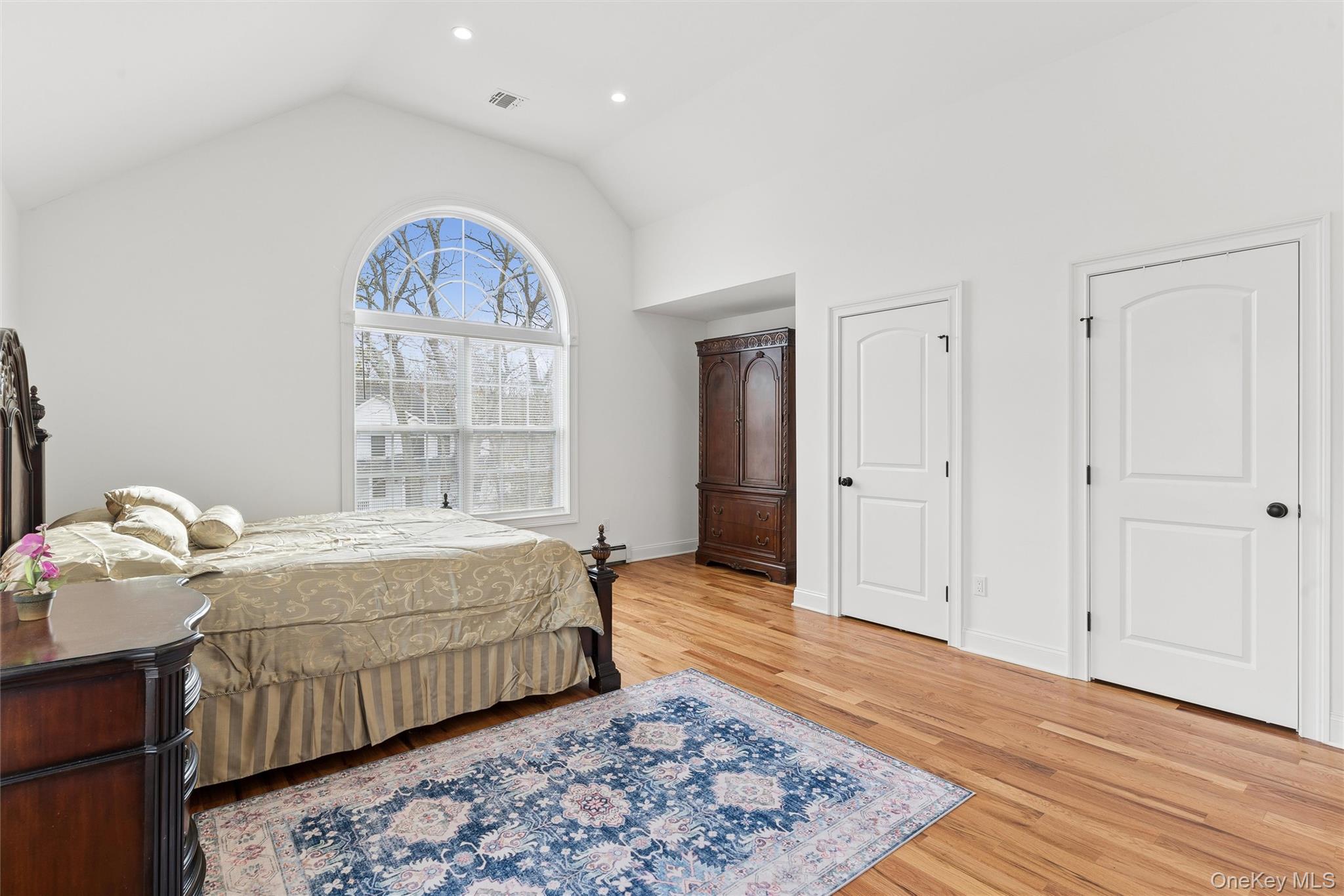 16 Gateway Court, Hampton Bays, NY 11946