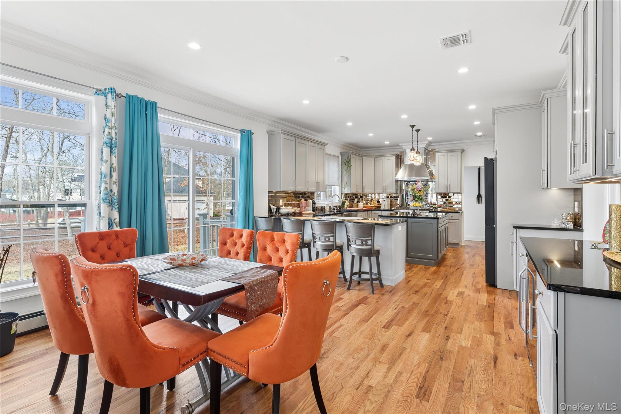 16 Gateway Court, Hampton Bays, NY 11946